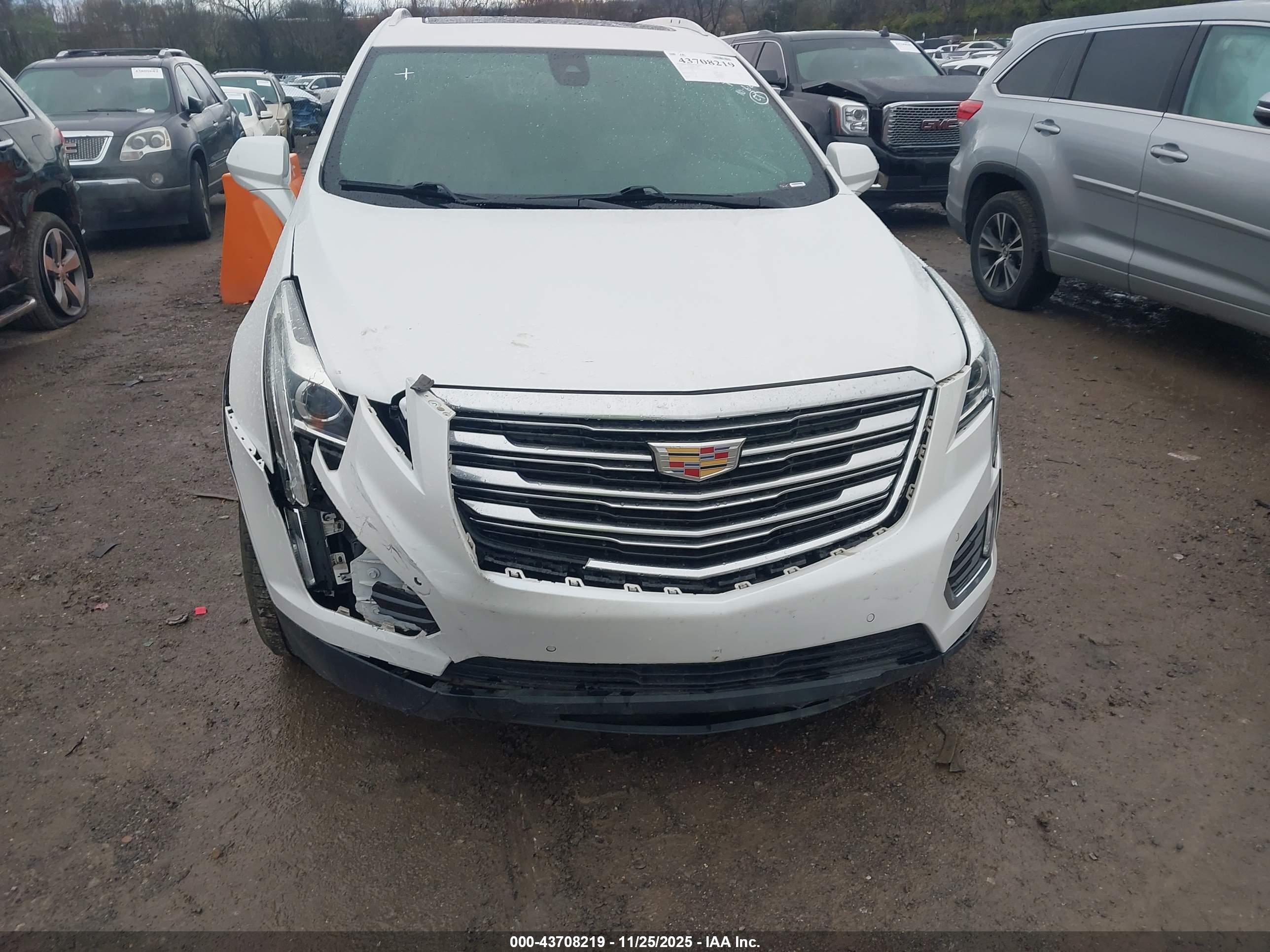 CADILLAC XT5 image 6