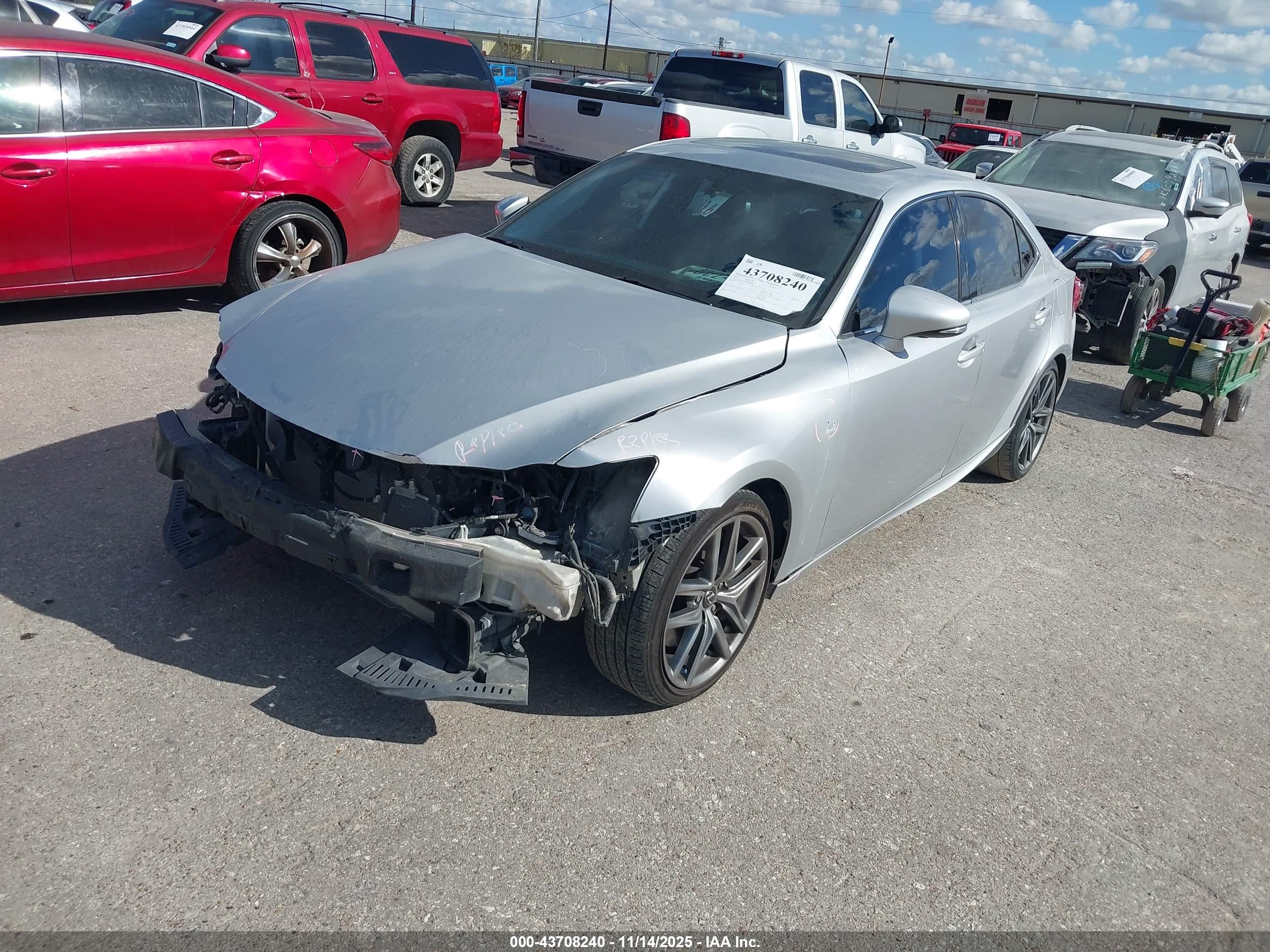 LEXUS IS image 2