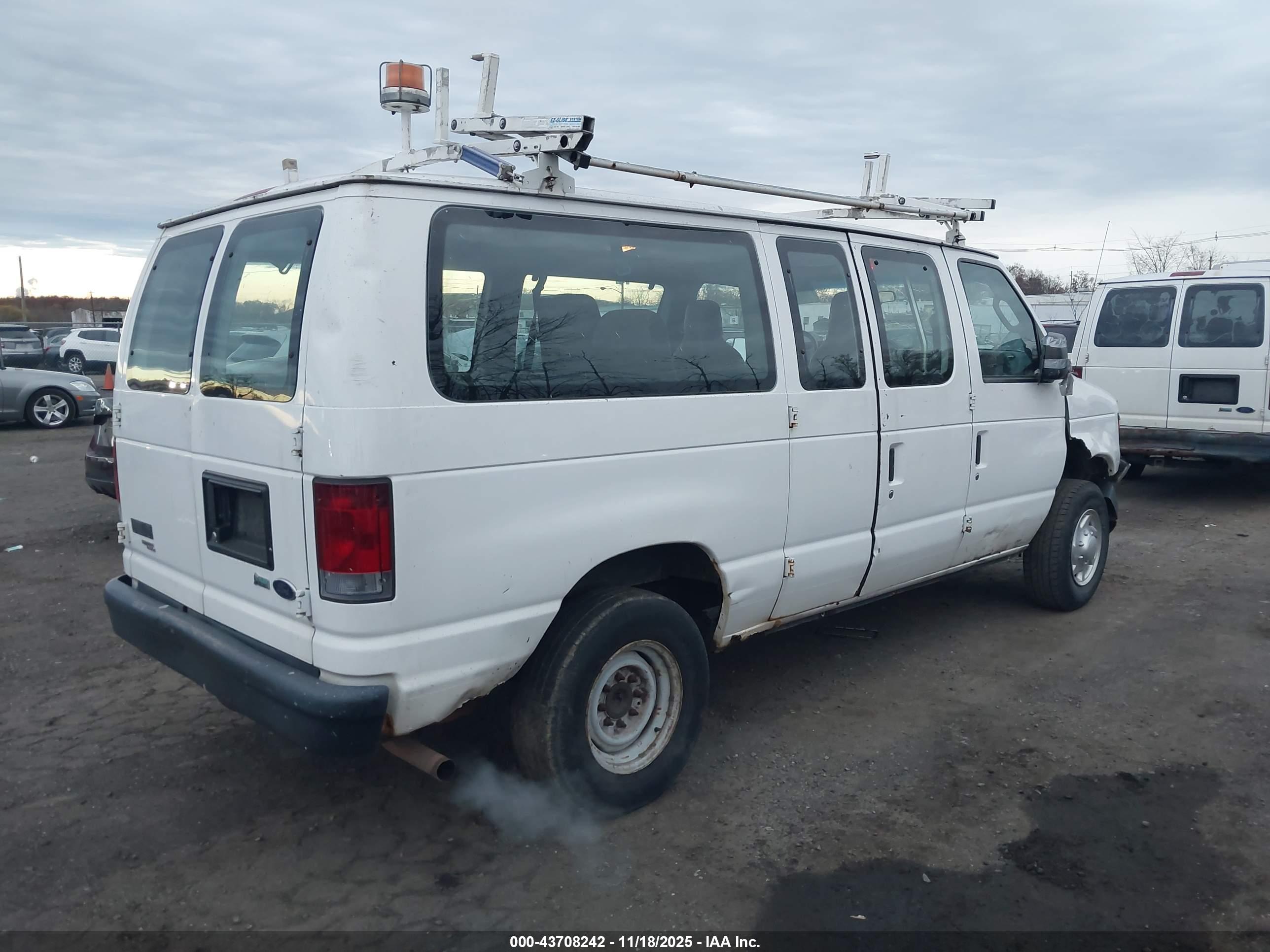 FORD E-250 image 4