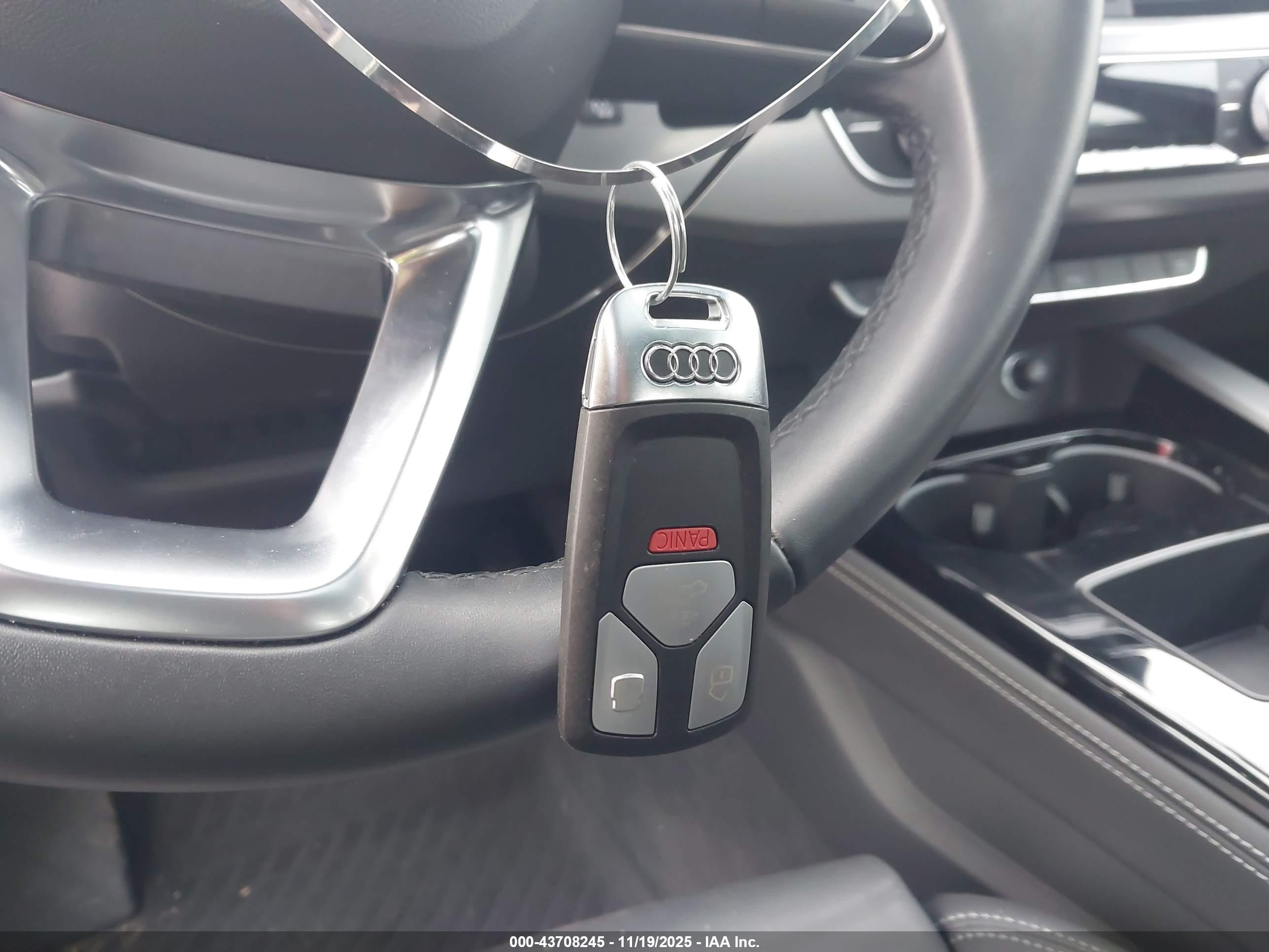 AUDI A4 image 11