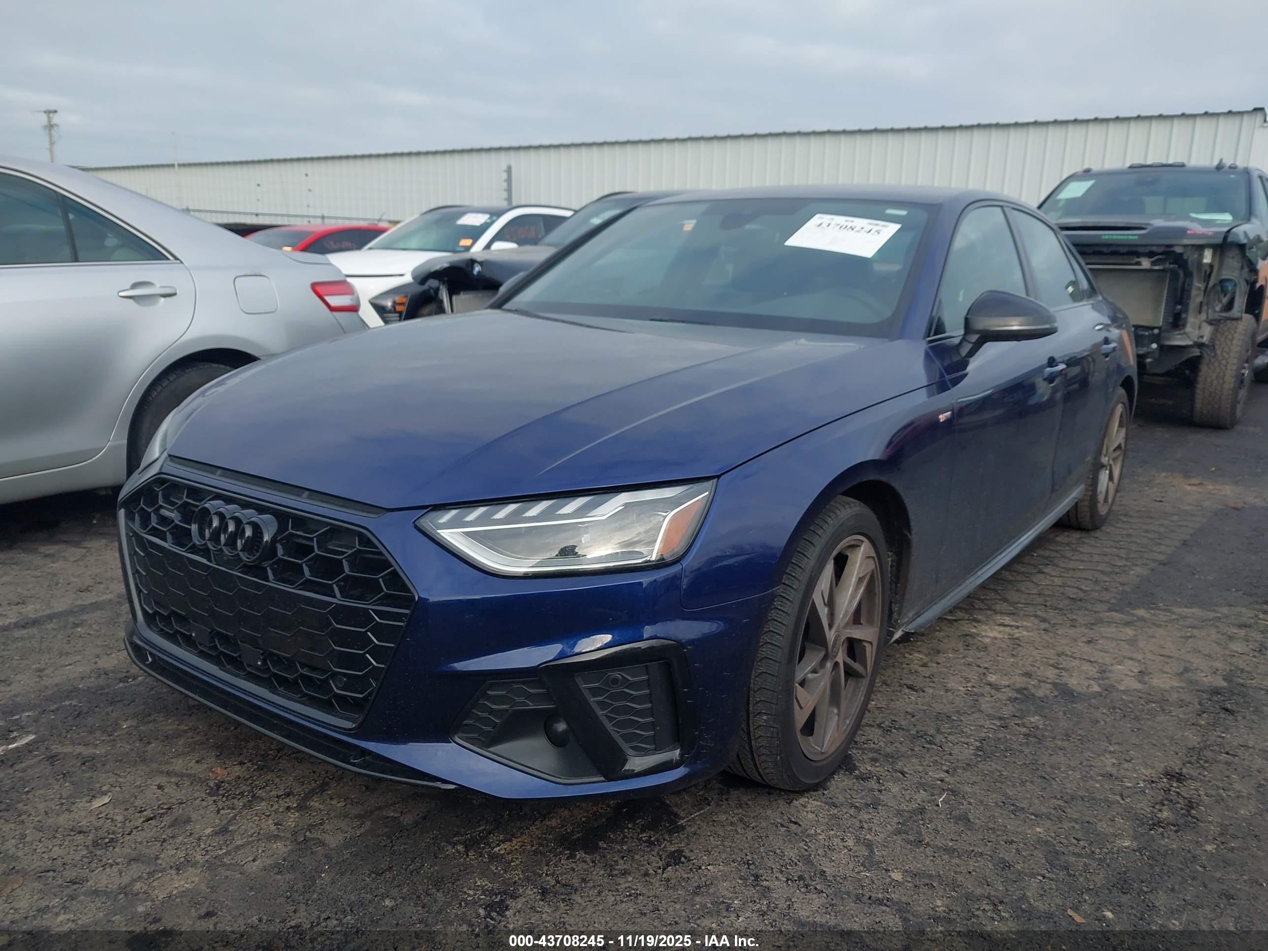 AUDI A4 image 2