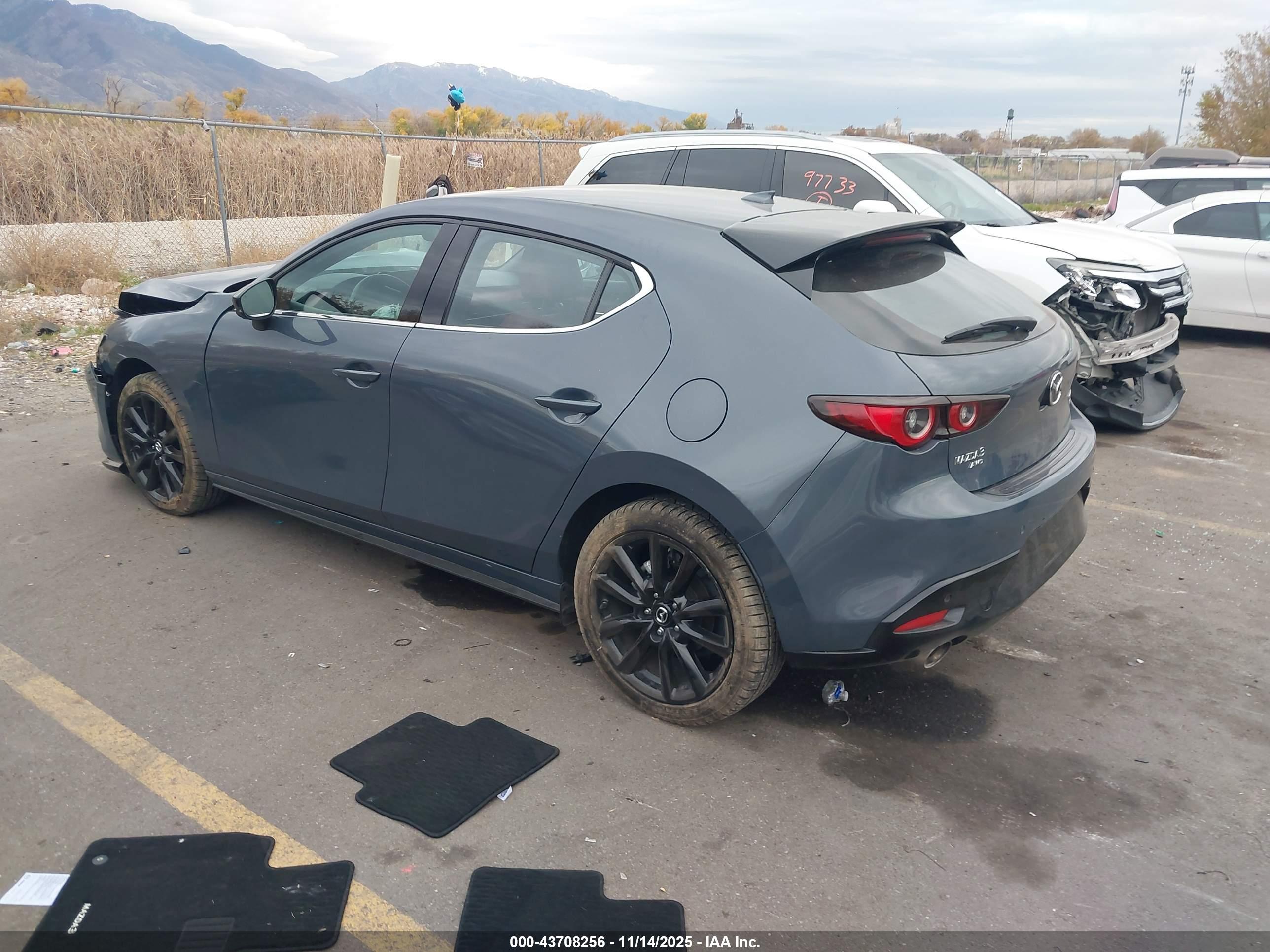 MAZDA MAZDA3 image 3