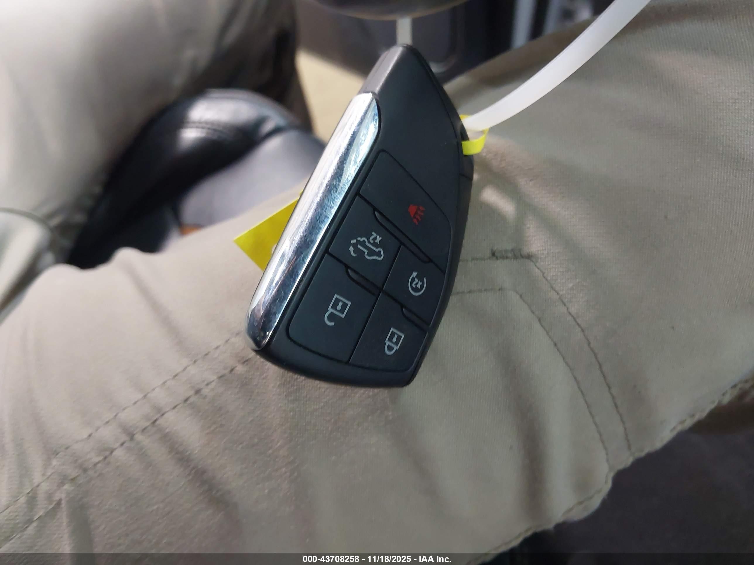 GMC SIERRA image 11