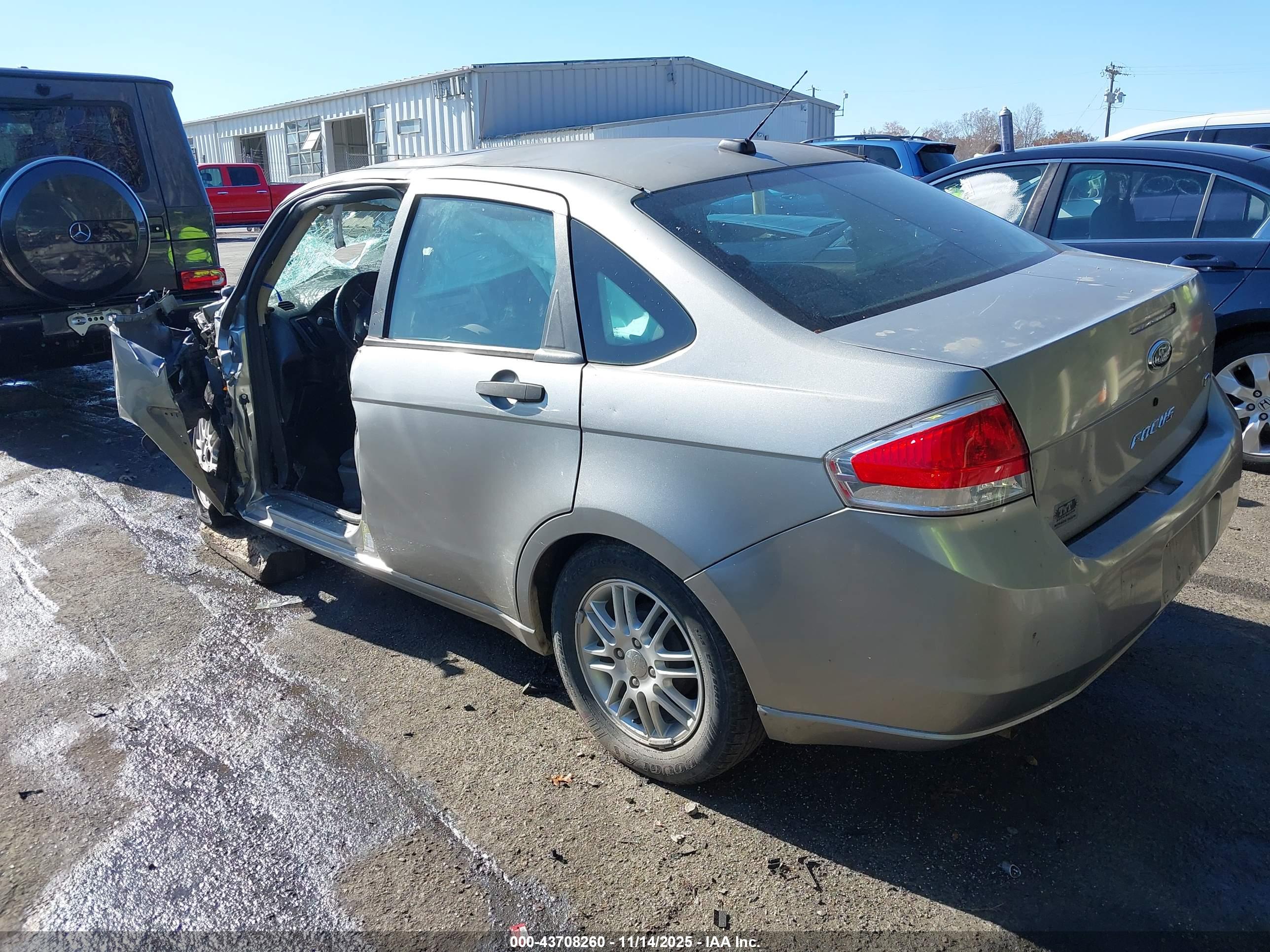 FORD FOCUS image 3