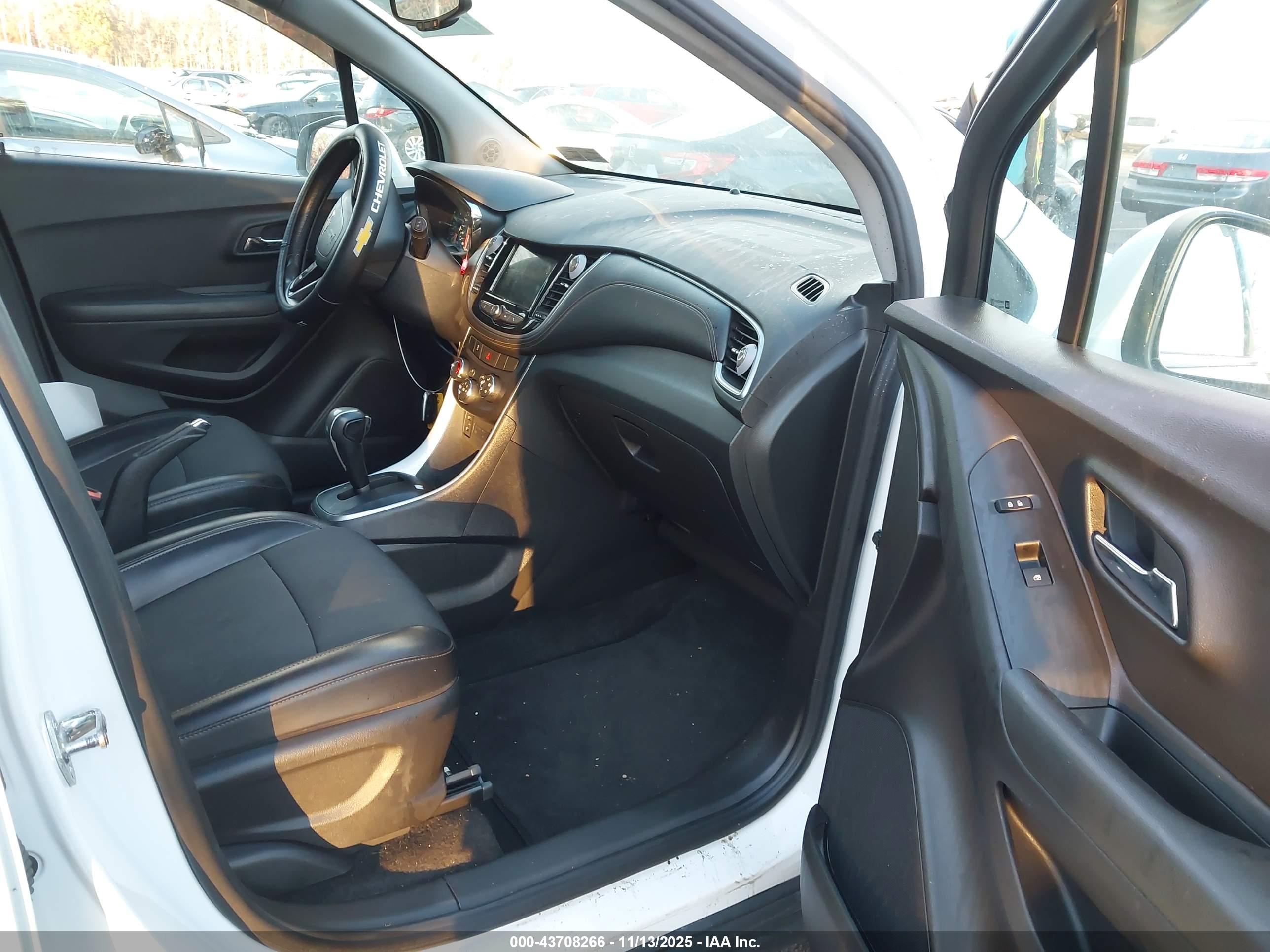 CHEVROLET TRAX image 5