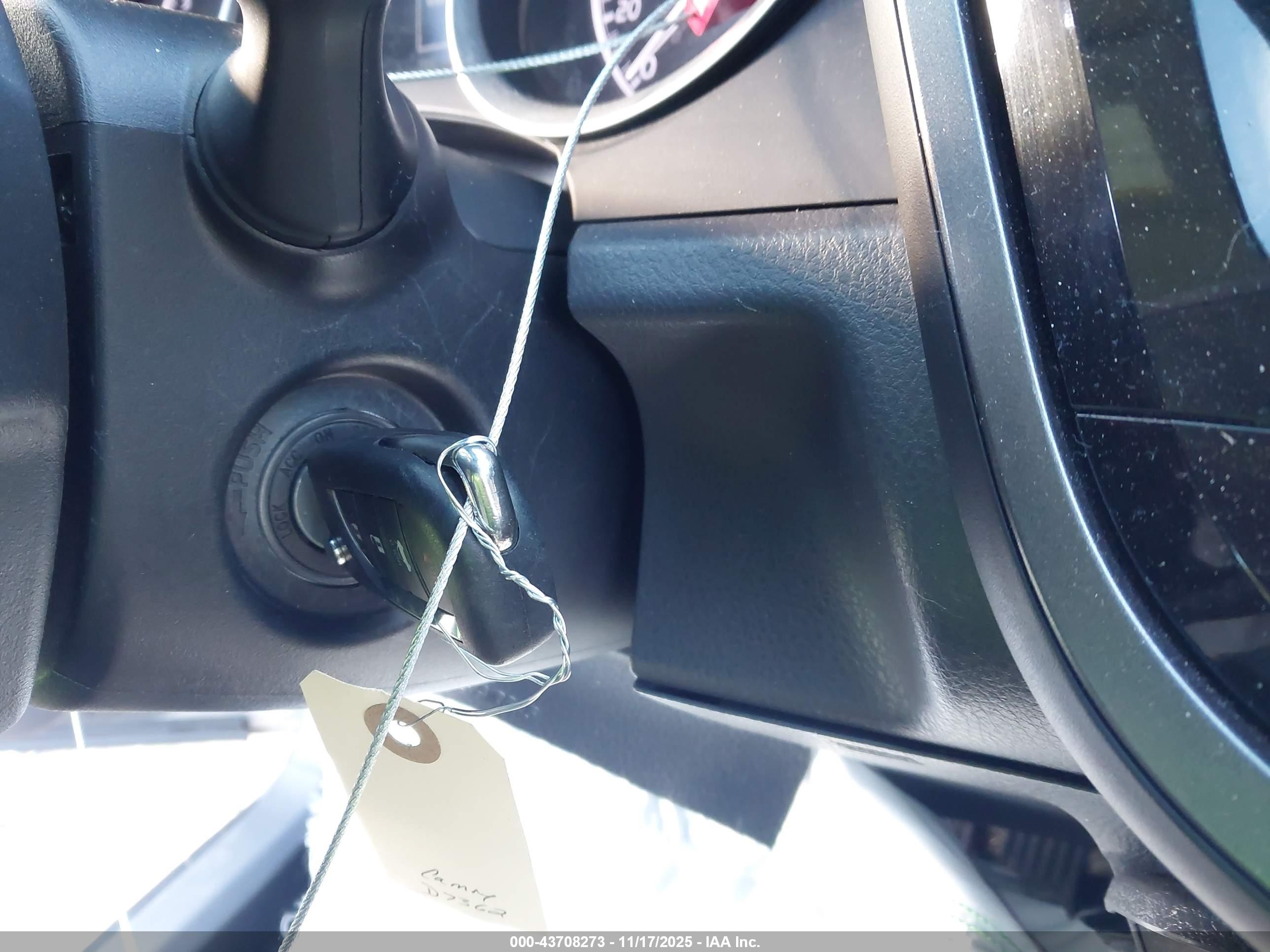 TOYOTA CAMRY image 11