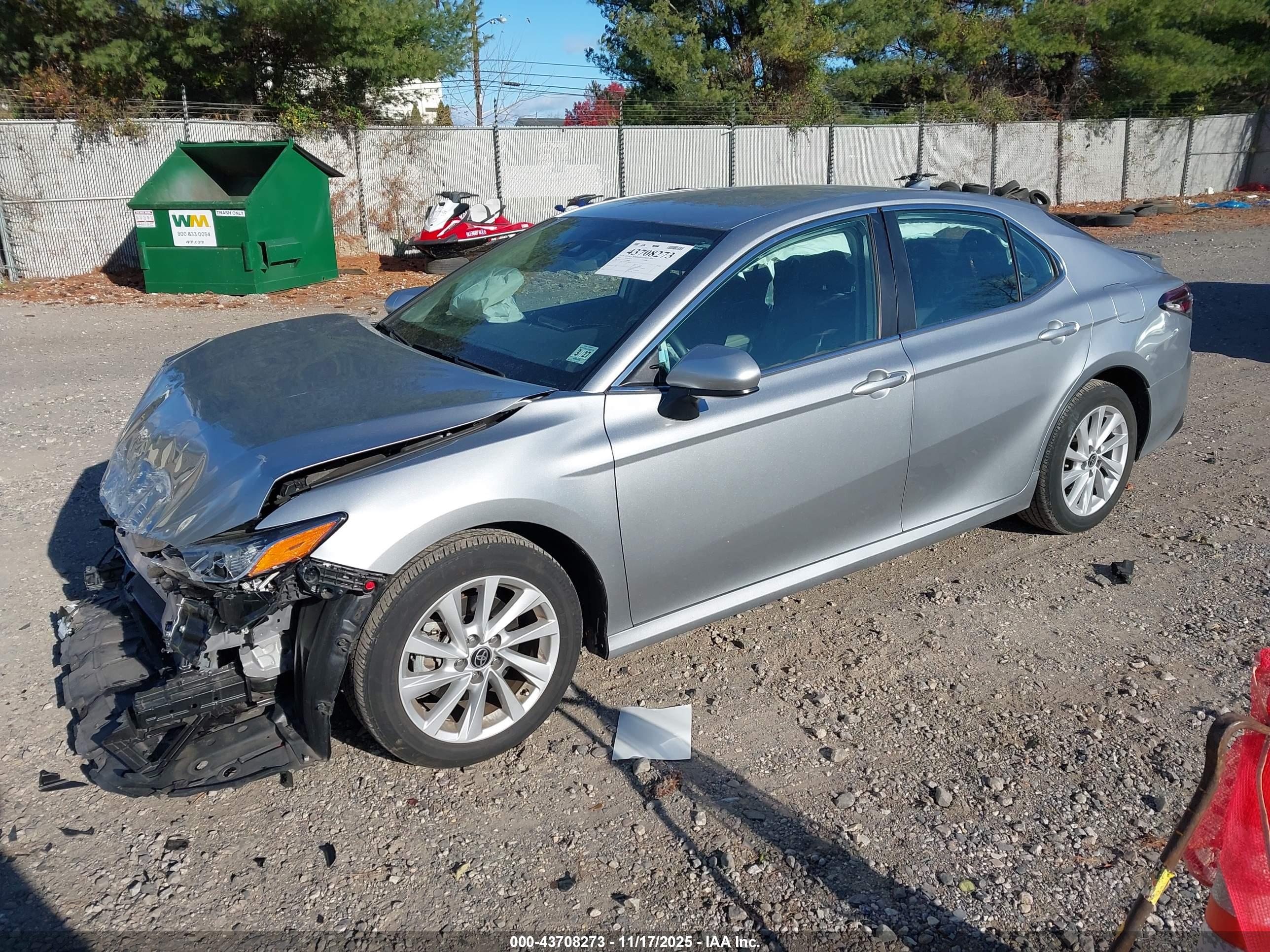 TOYOTA CAMRY image 2