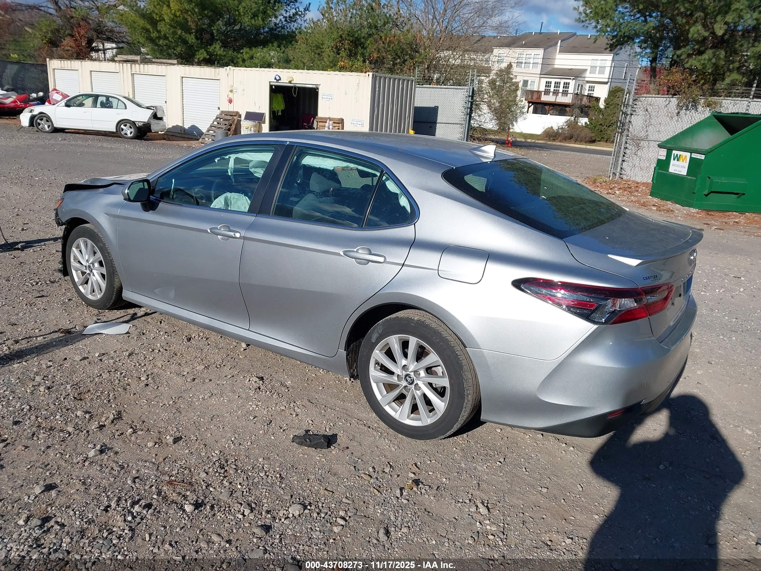 TOYOTA CAMRY image 3