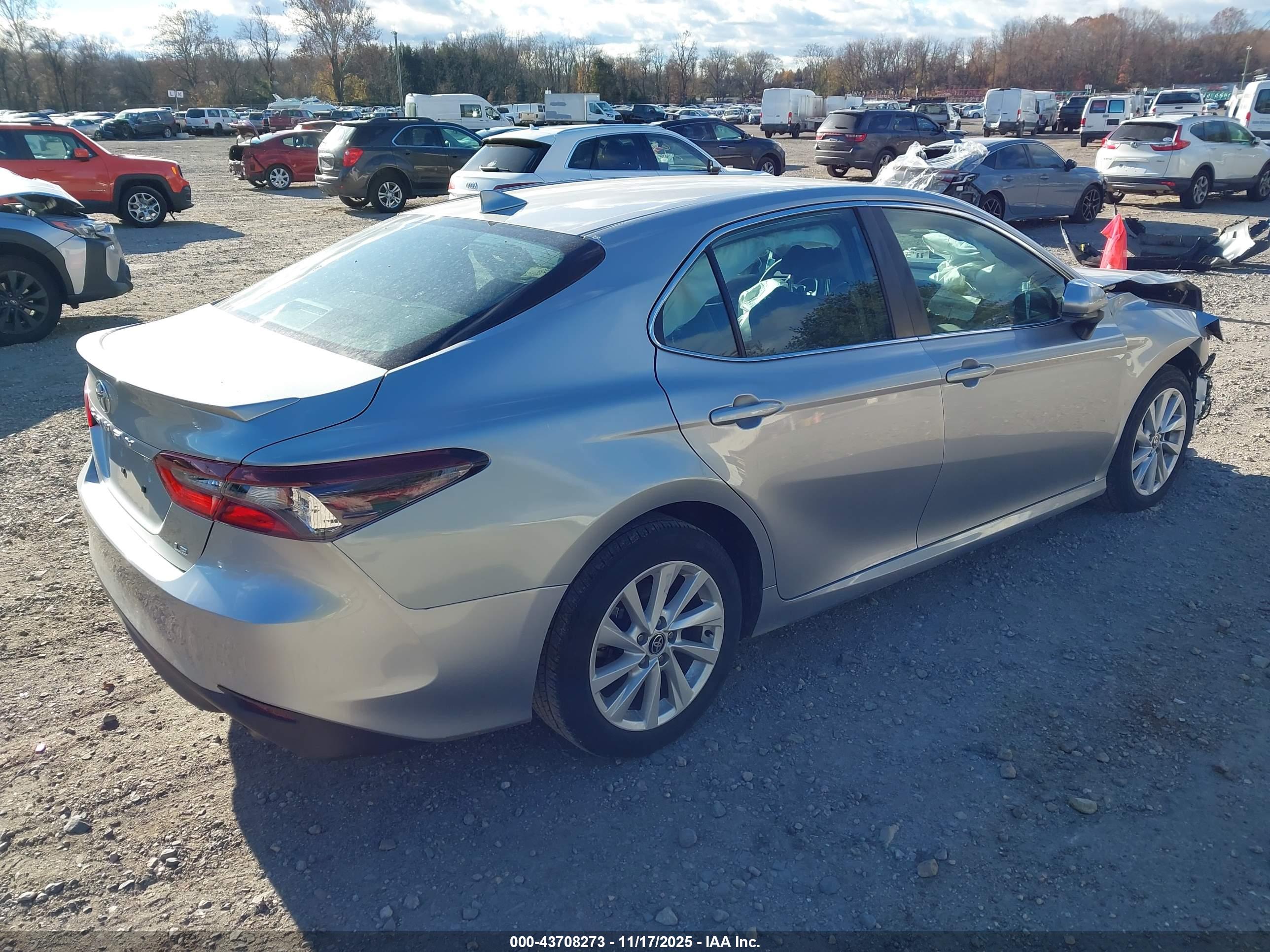 TOYOTA CAMRY image 4