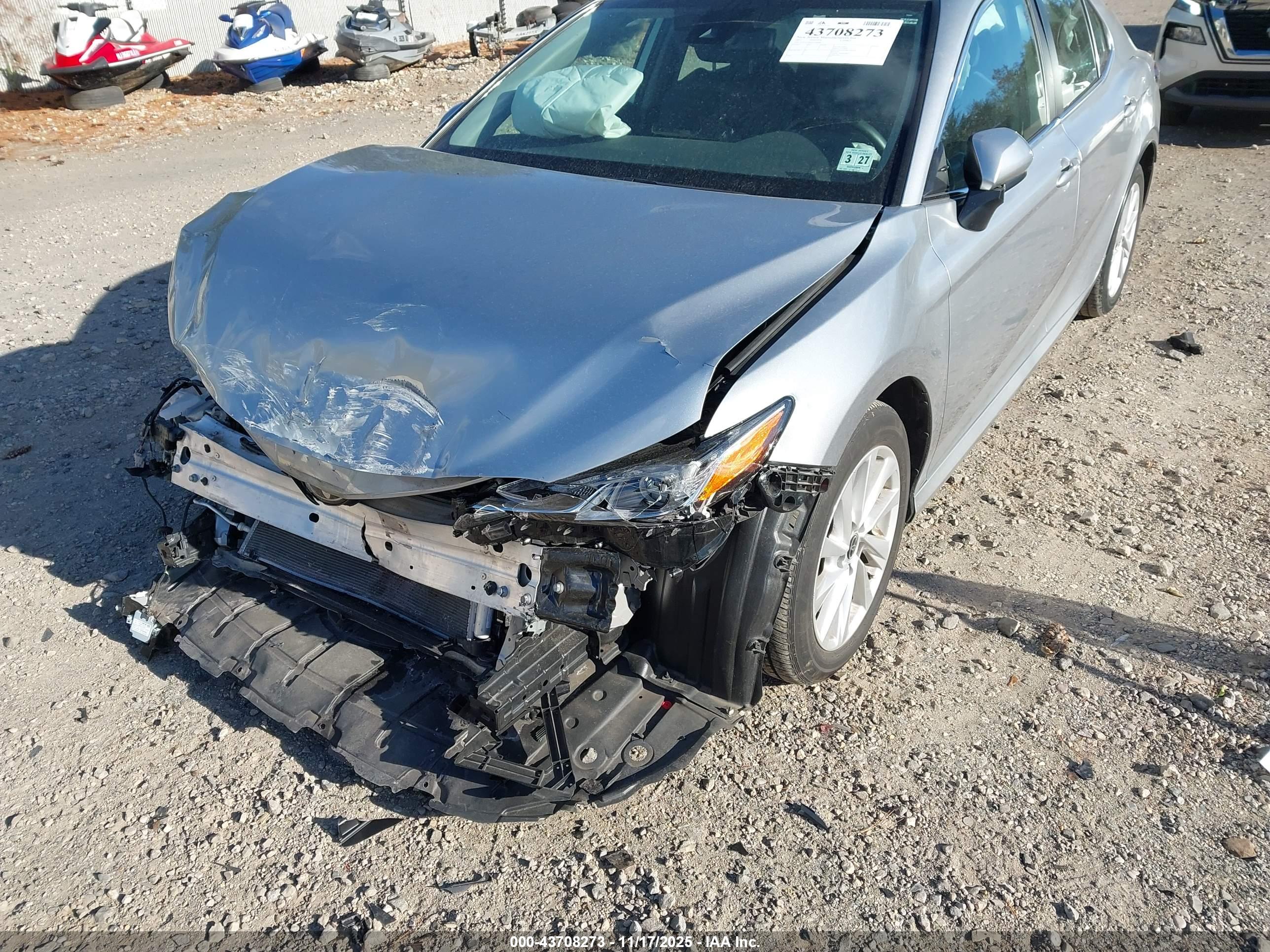 TOYOTA CAMRY image 6