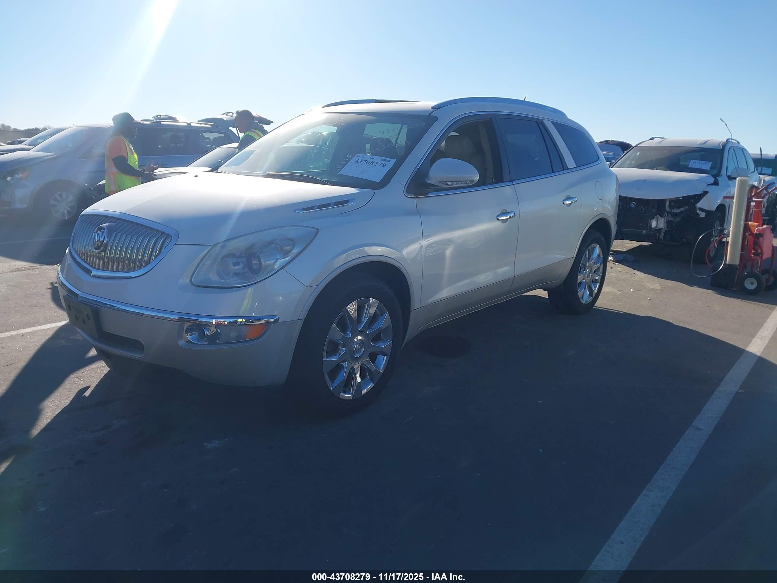 BUICK ENCLAVE image 2