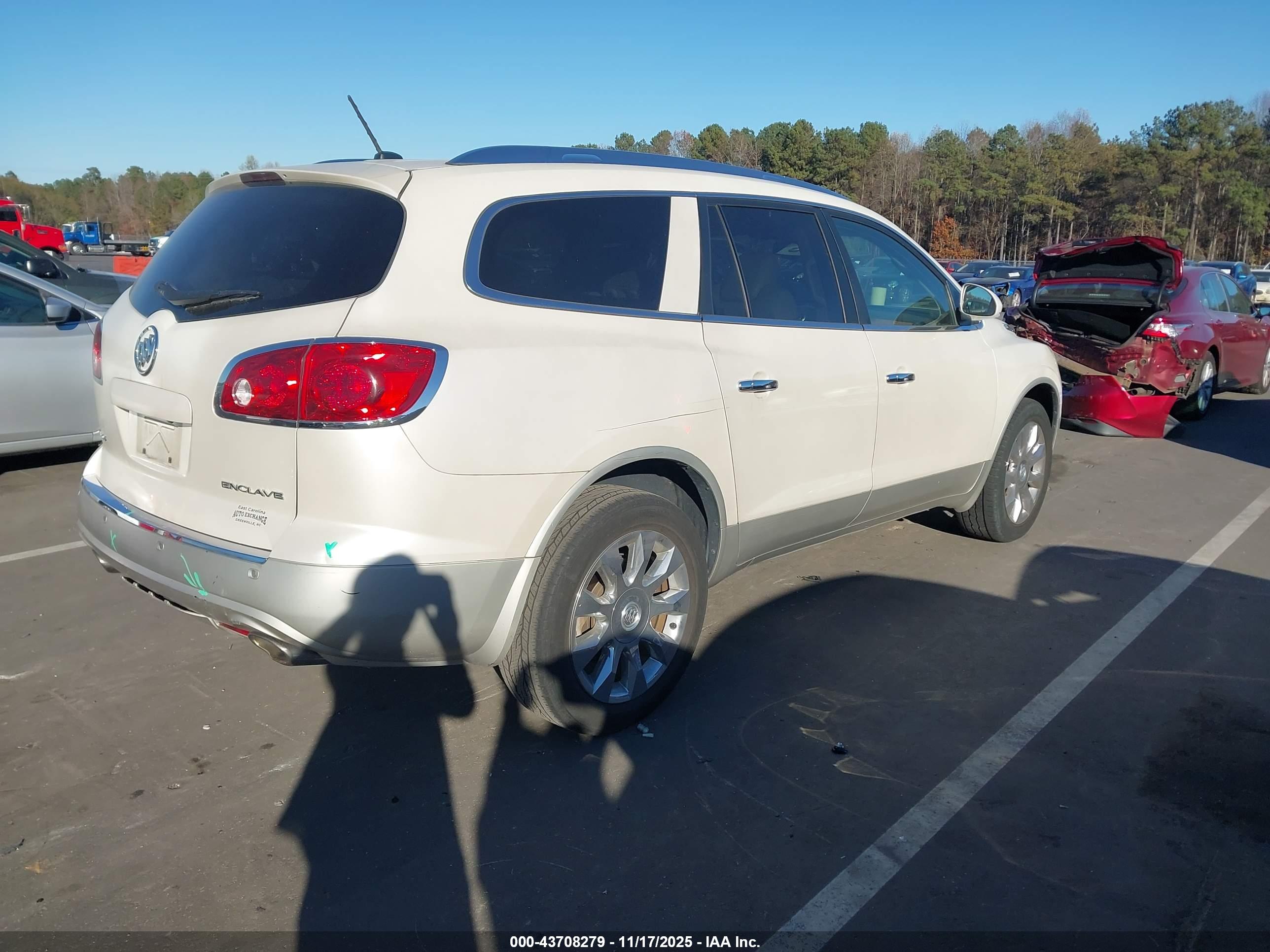 BUICK ENCLAVE image 4