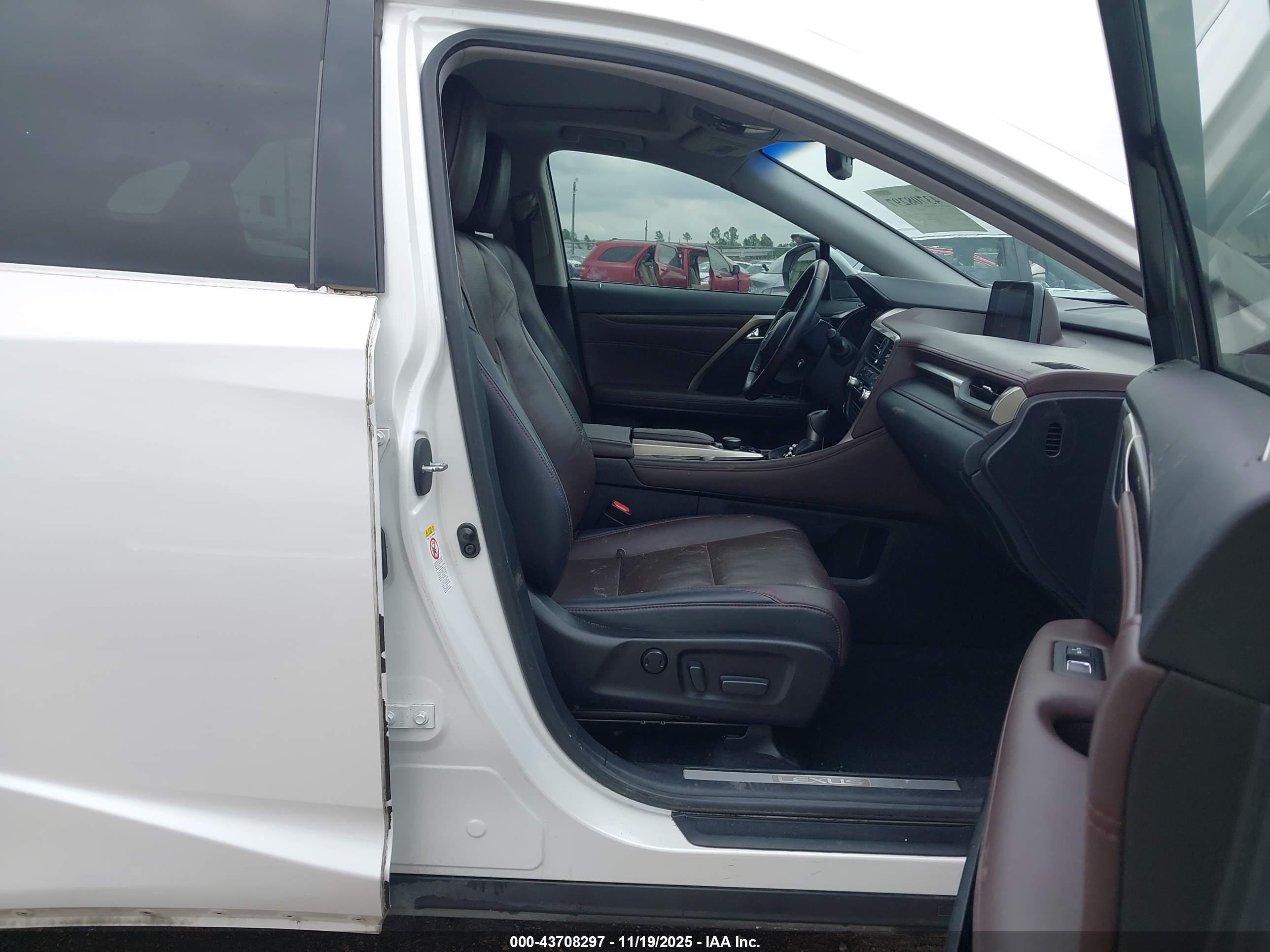 LEXUS RX image 5
