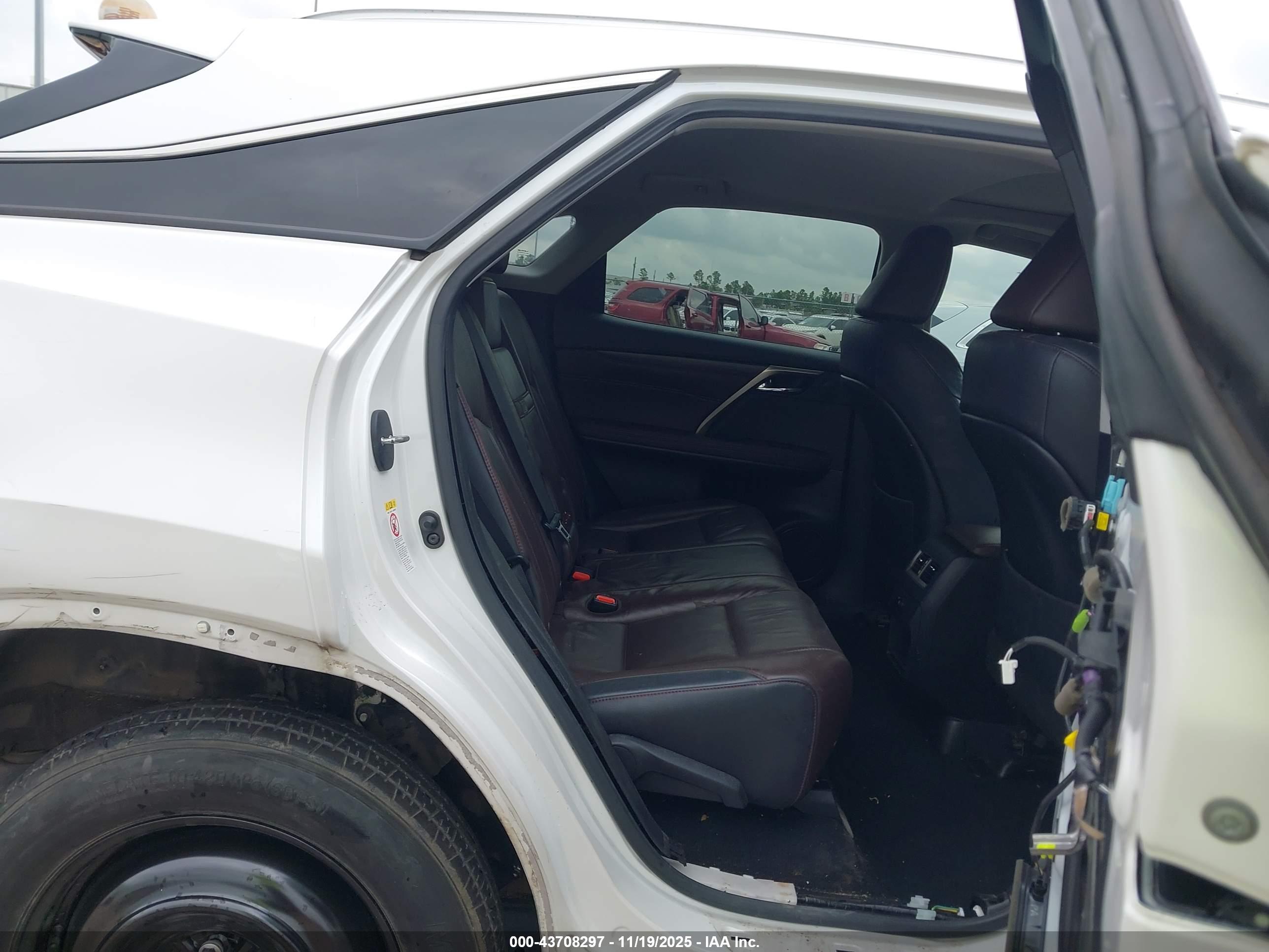 LEXUS RX image 8