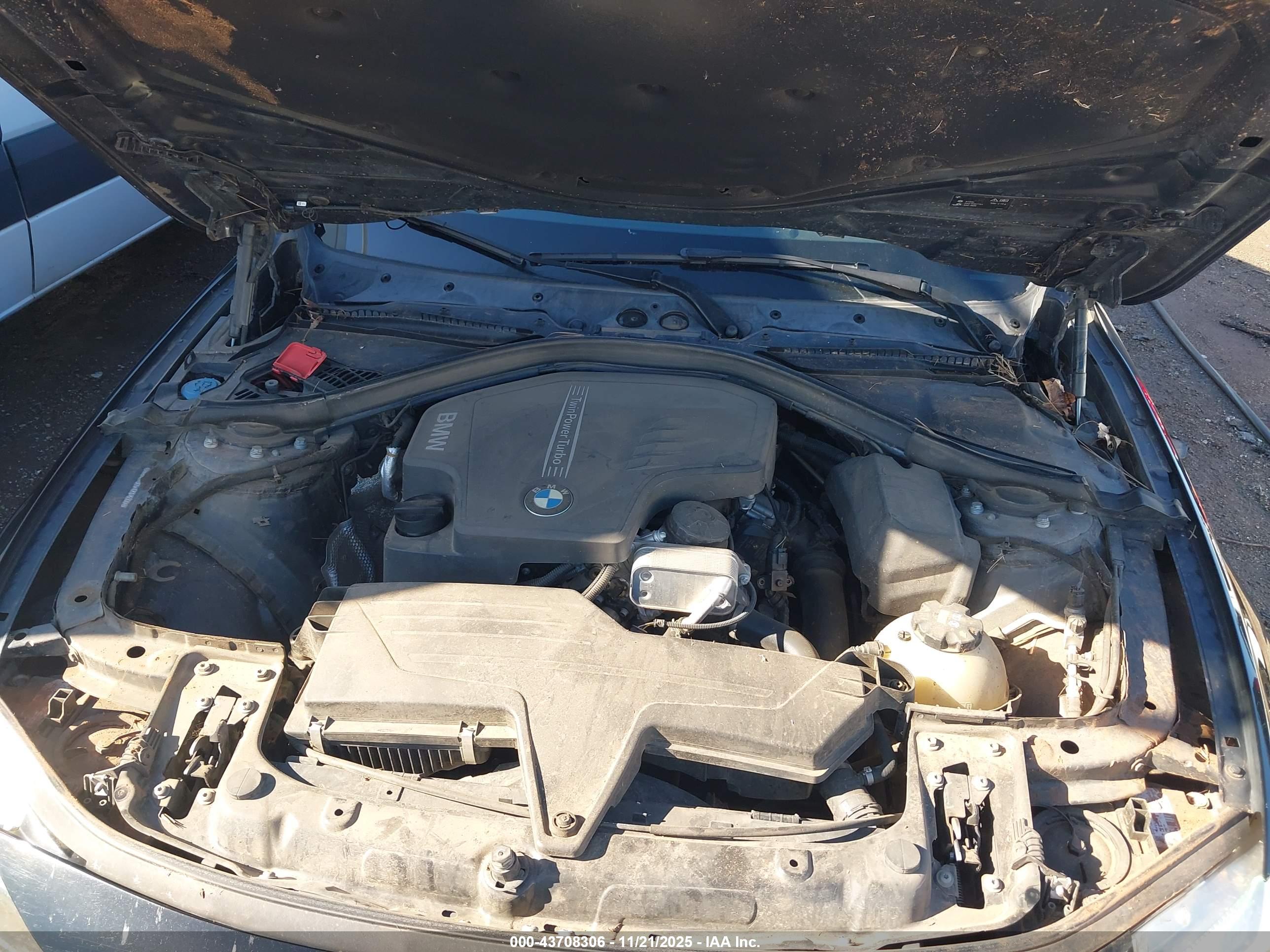 BMW 320I image 10