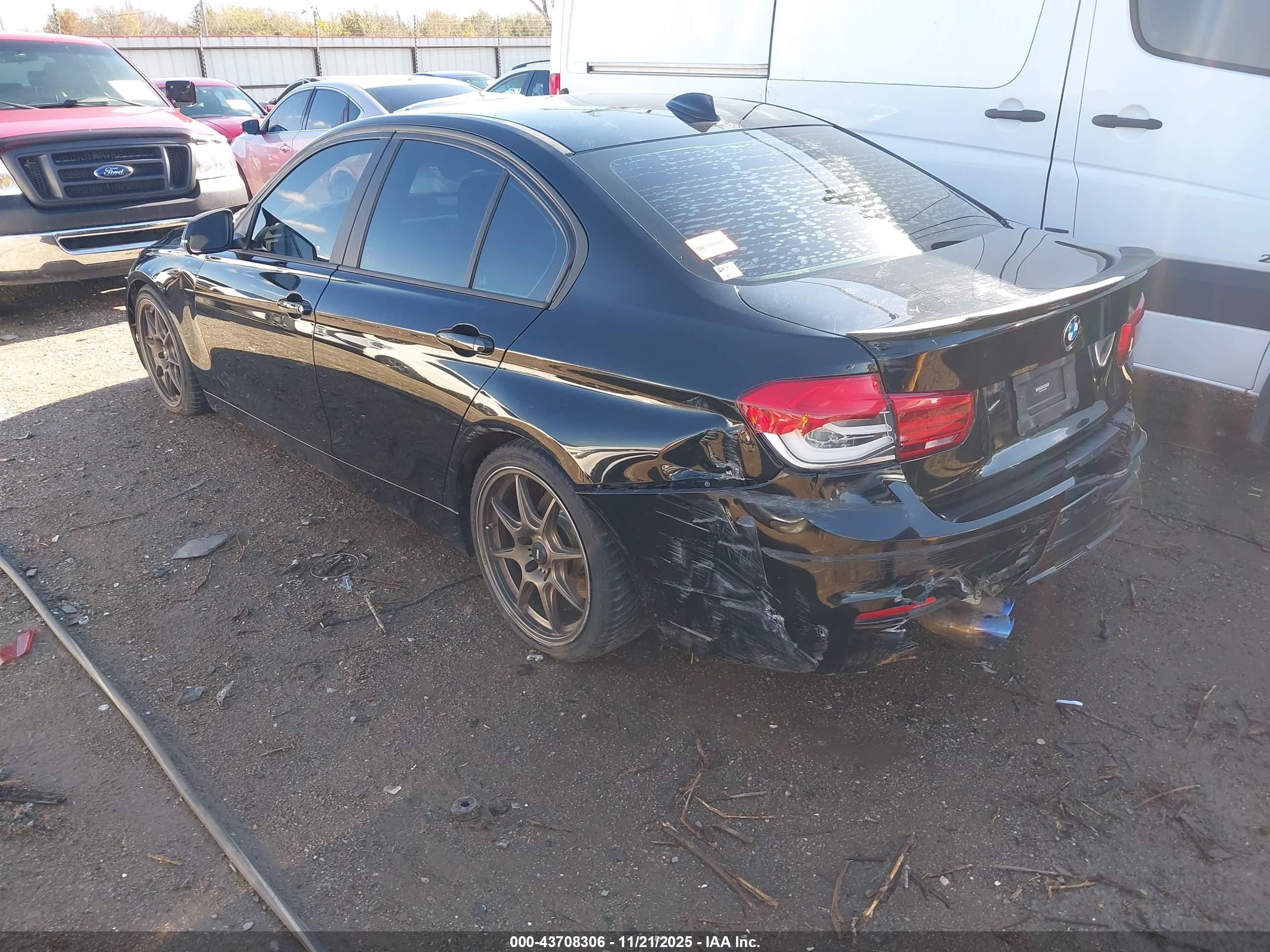 BMW 320I image 3