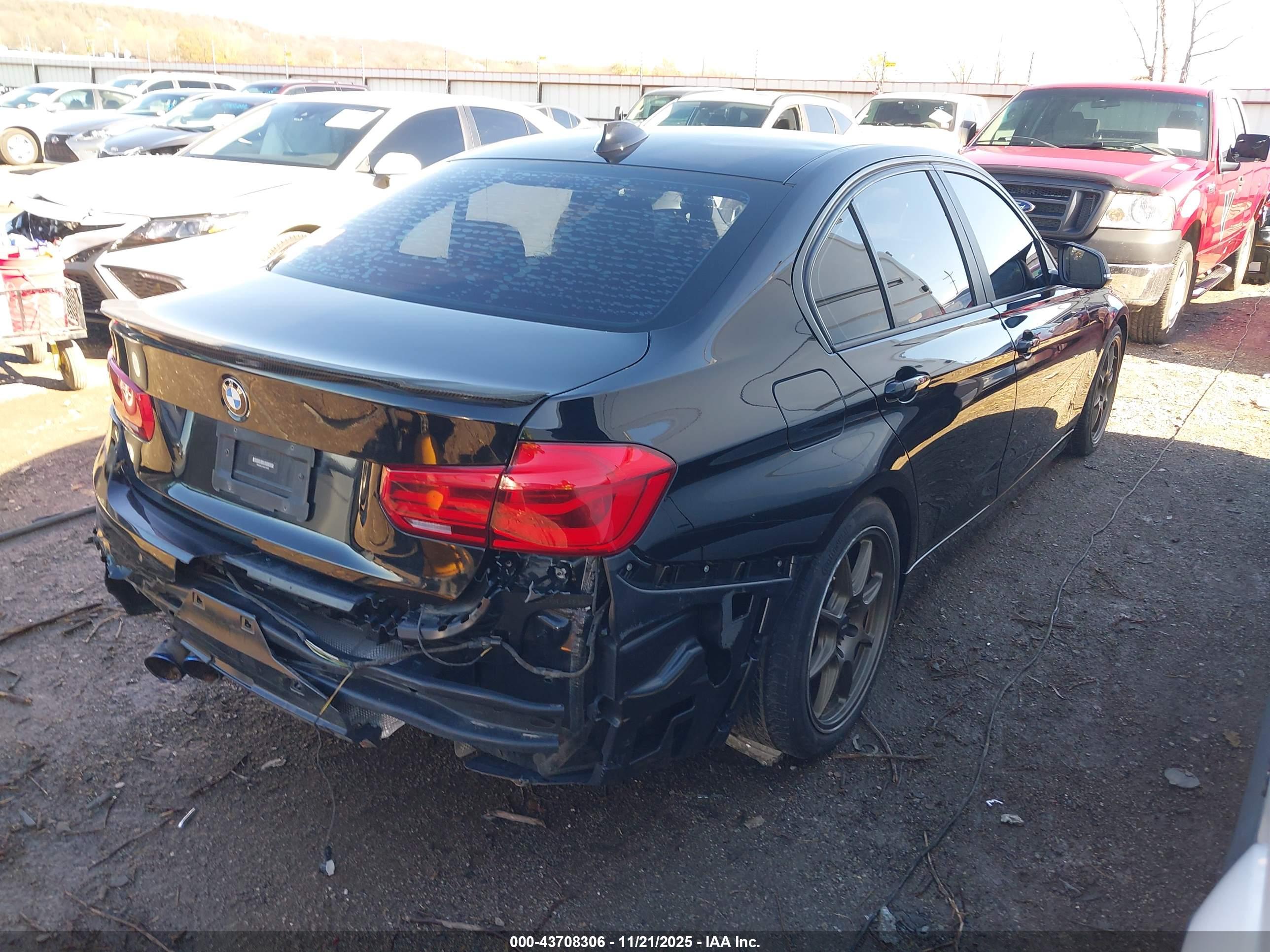 BMW 320I image 4