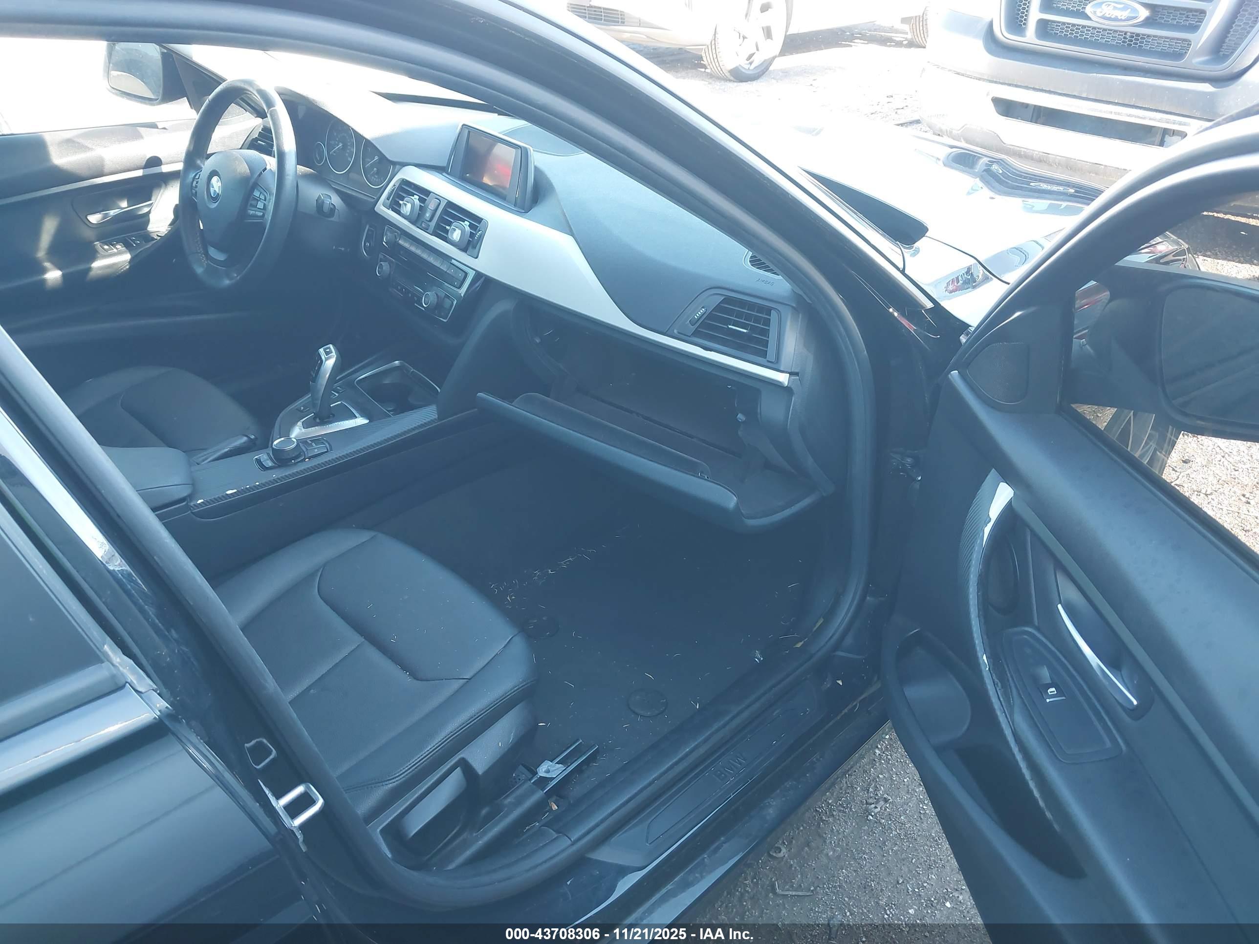 BMW 320I image 5