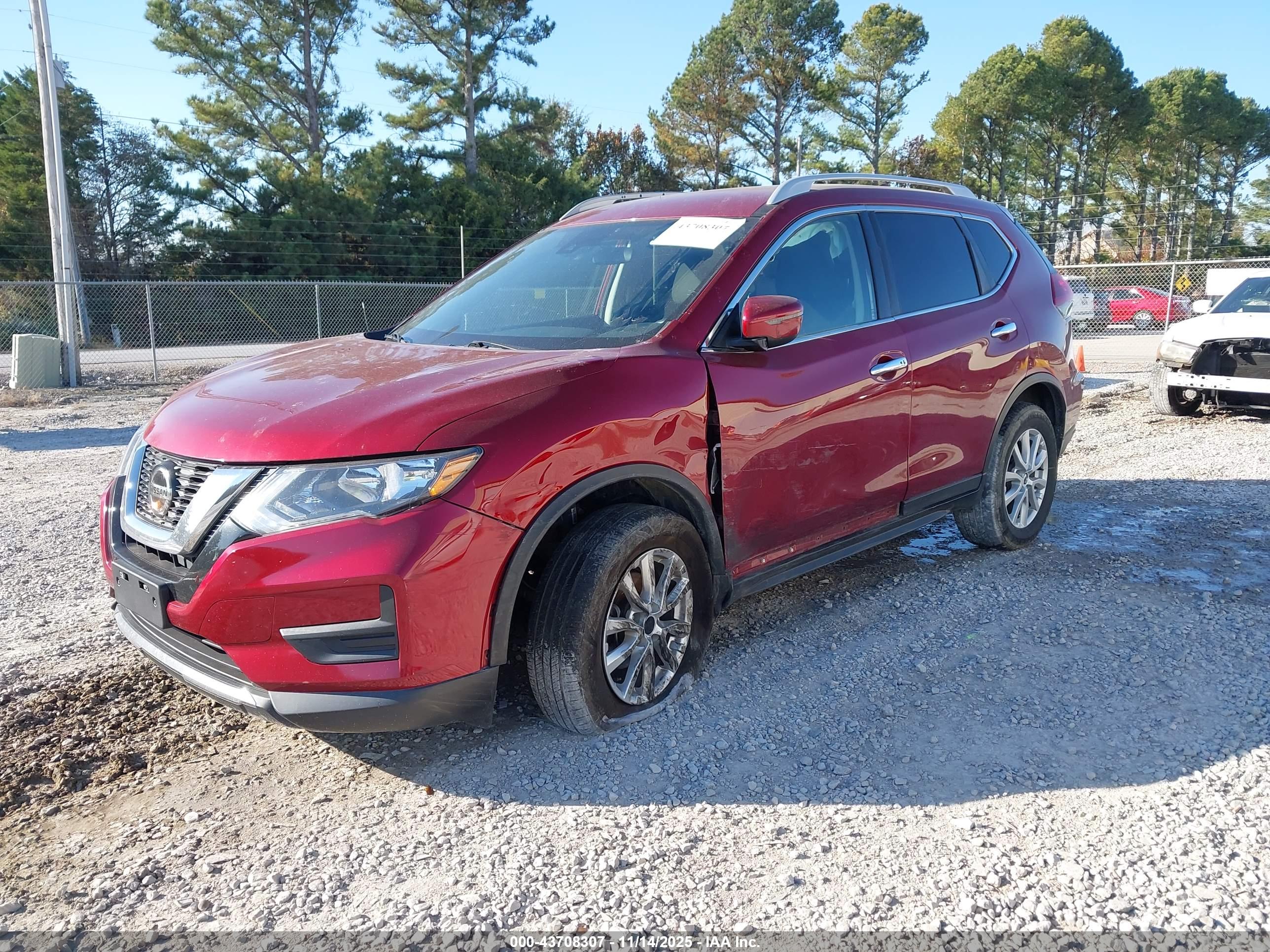 NISSAN ROGUE image 2