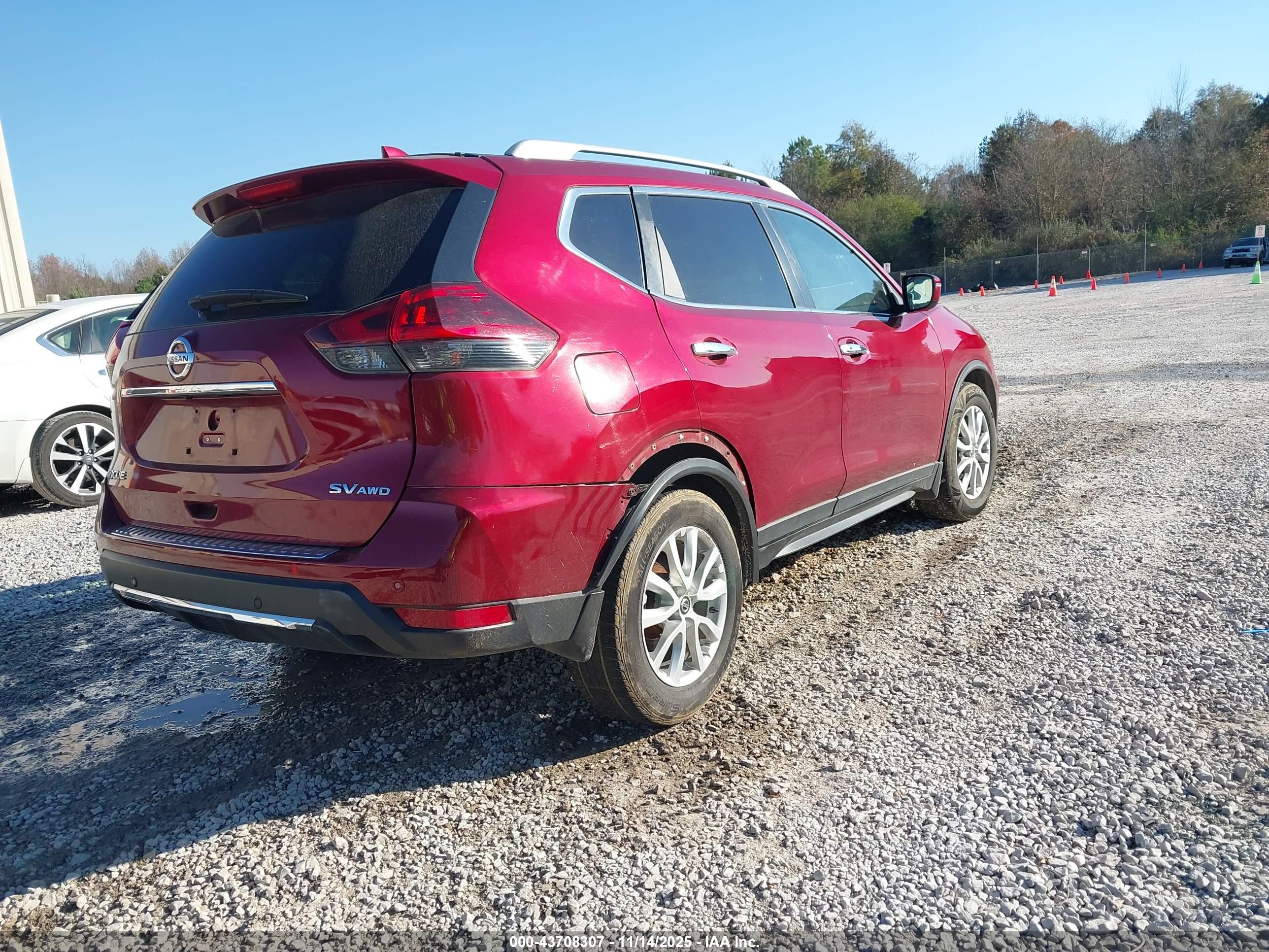 NISSAN ROGUE image 4