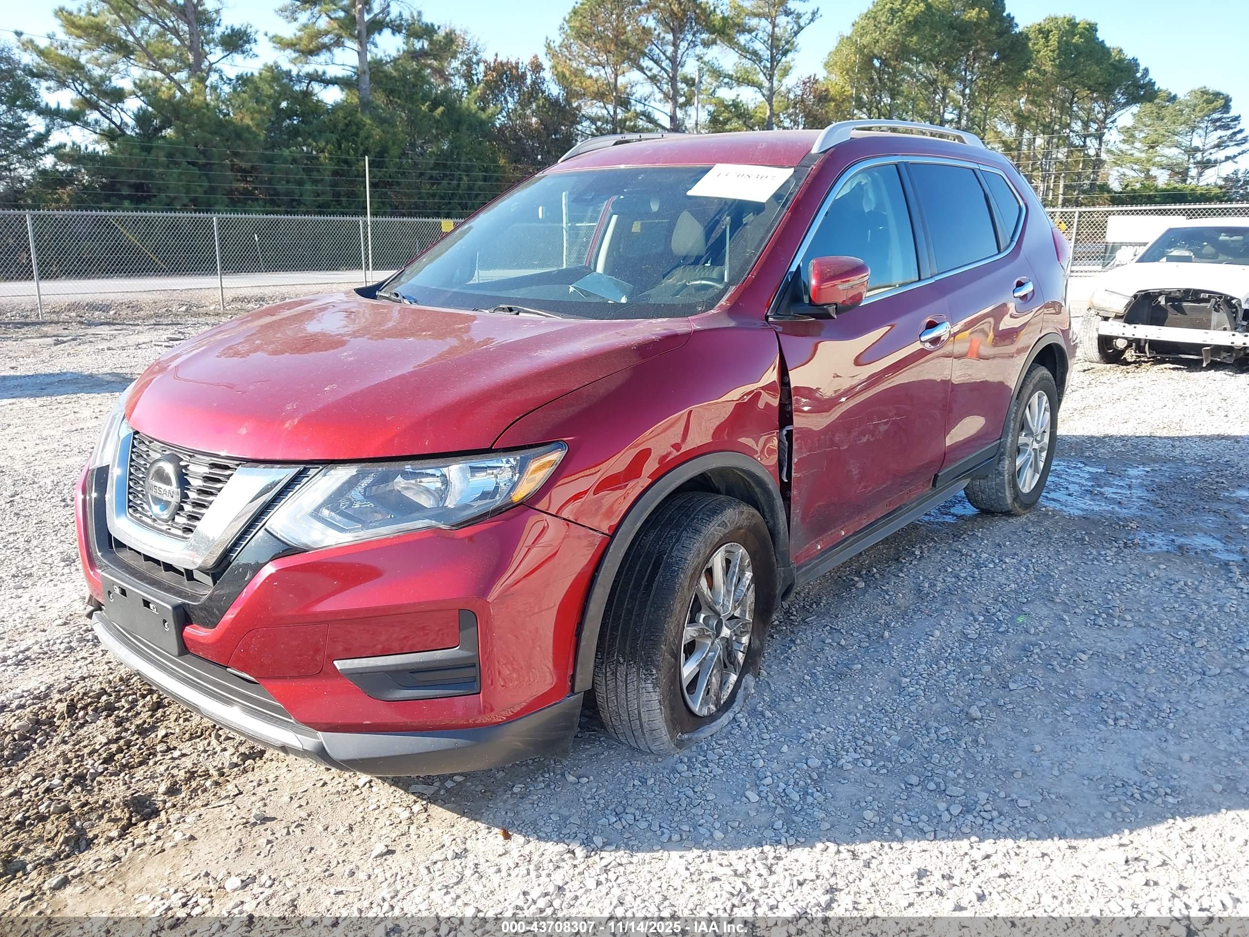 NISSAN ROGUE image 6