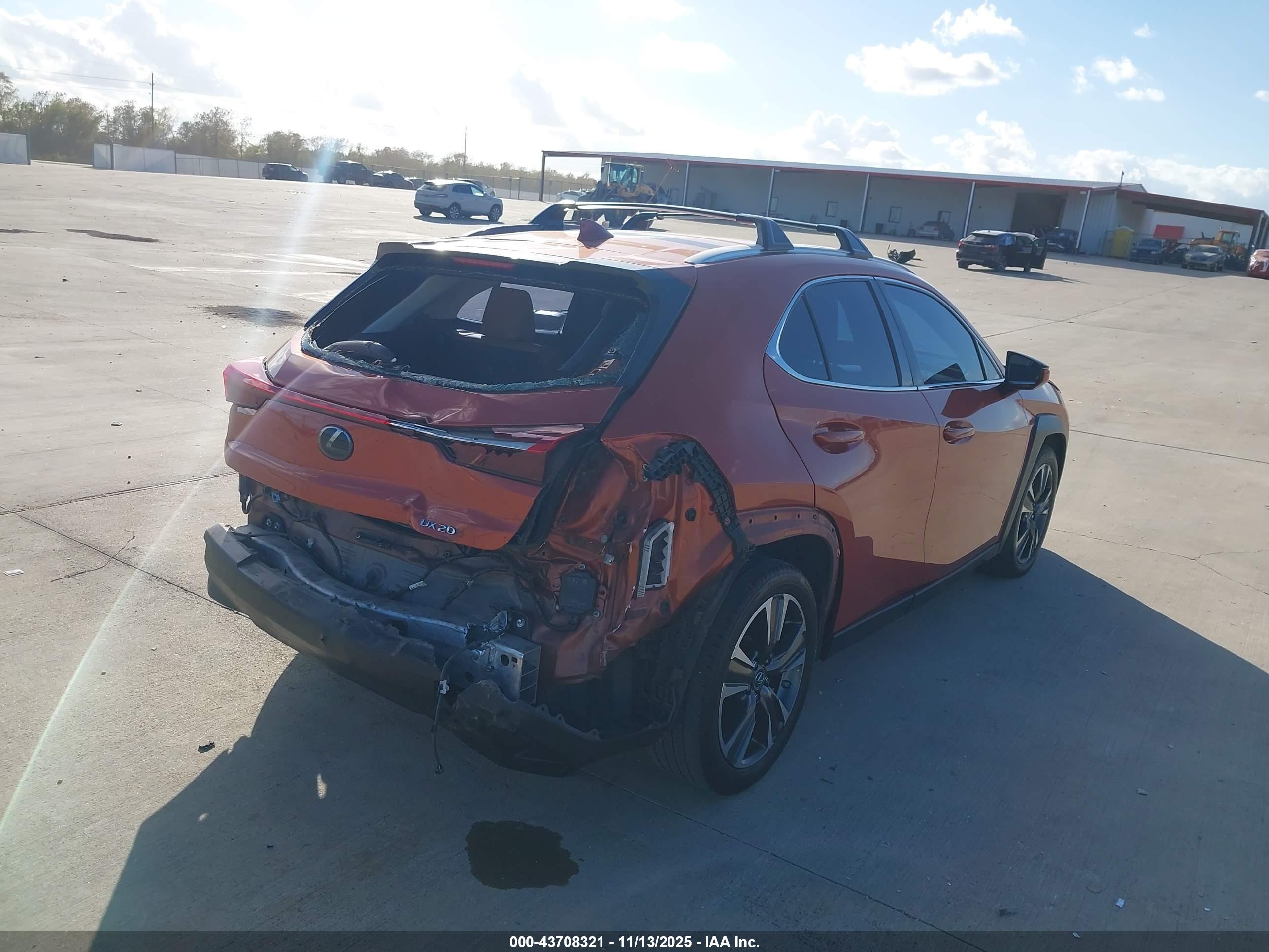 LEXUS UX image 4