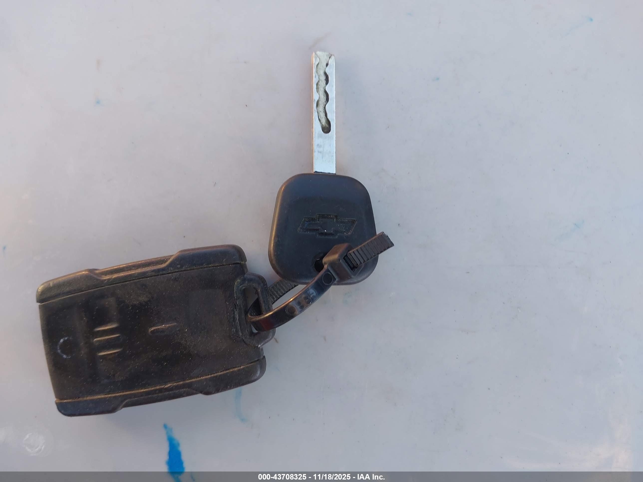 CHEVROLET COLORADO image 11