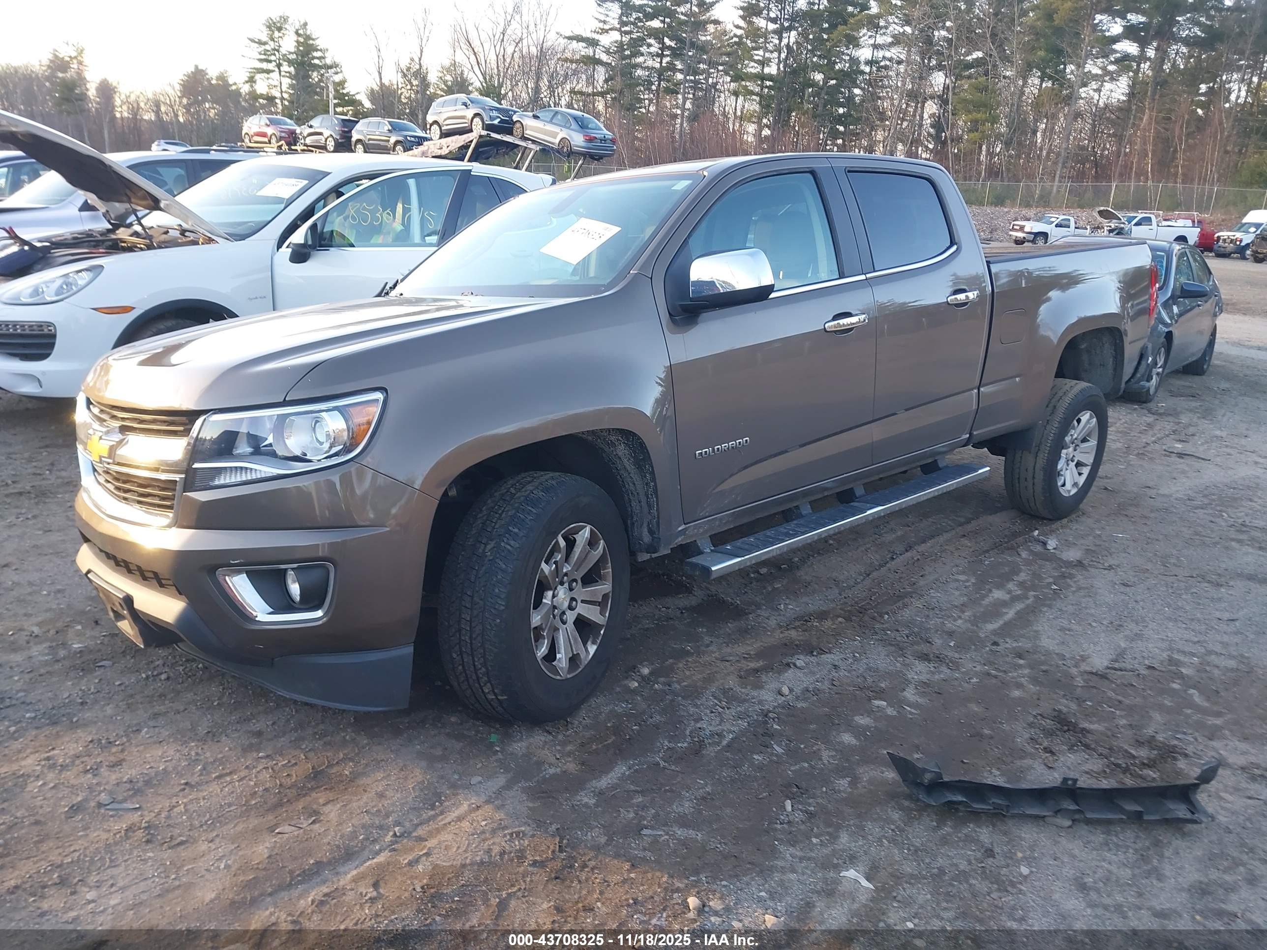 CHEVROLET COLORADO image 2