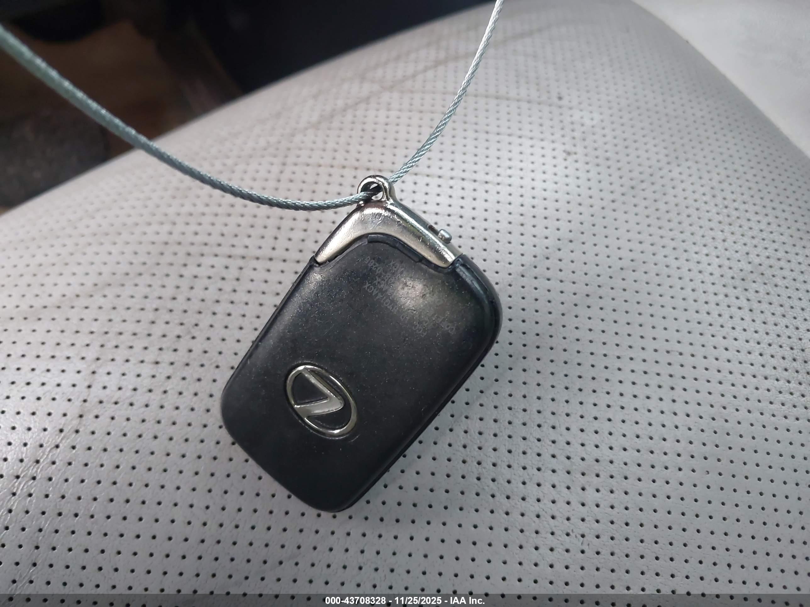 LEXUS RX image 11
