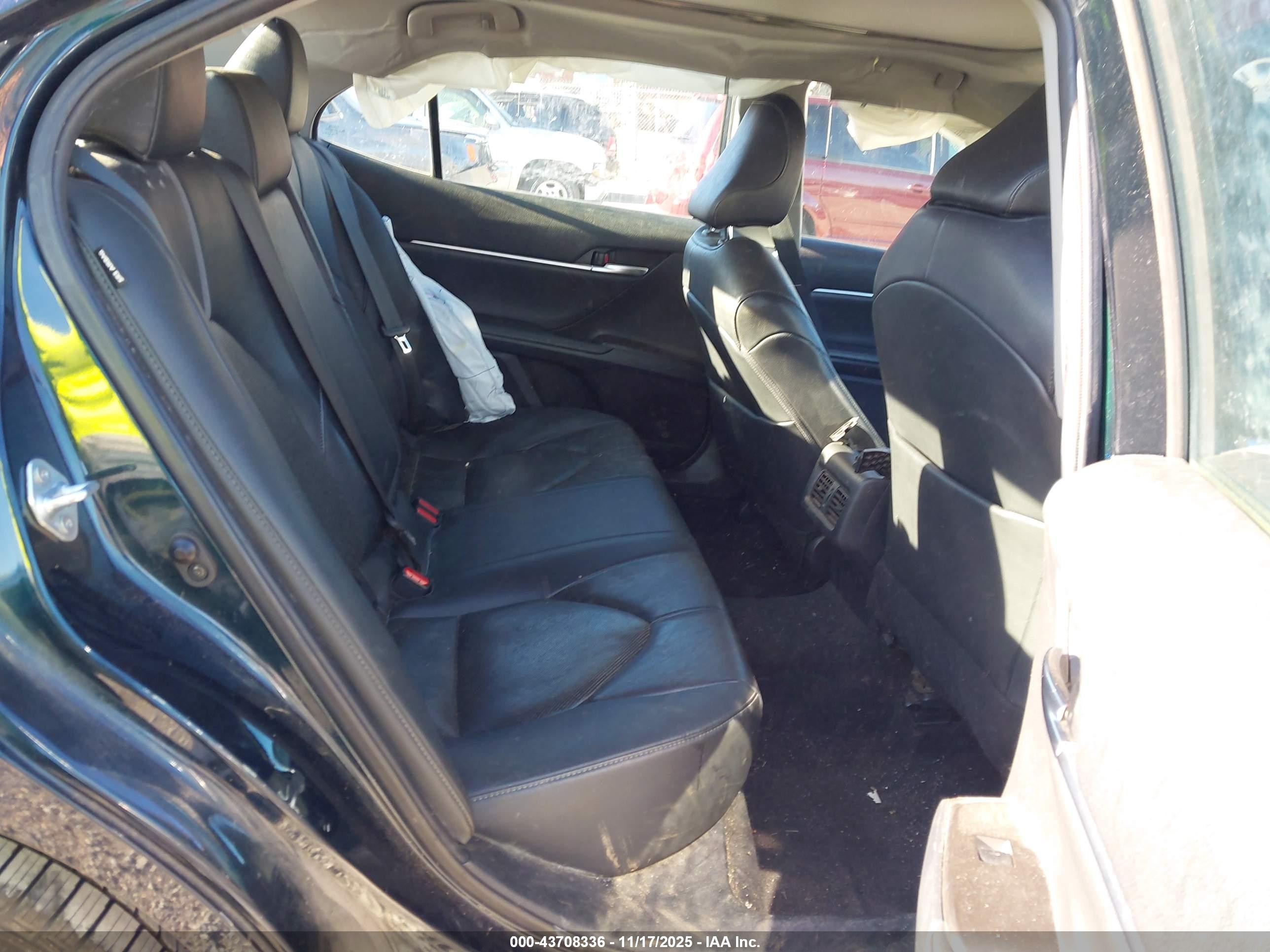 TOYOTA CAMRY image 8