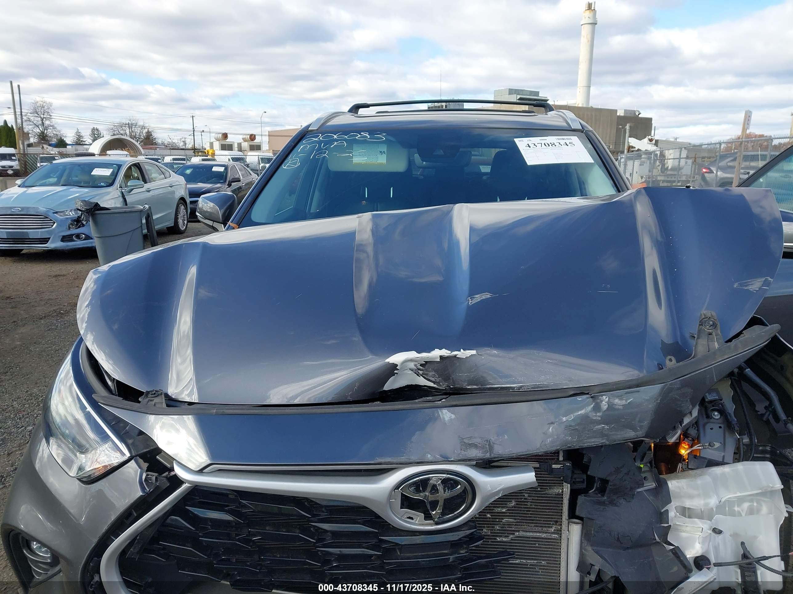 TOYOTA HIGHLANDER image 10