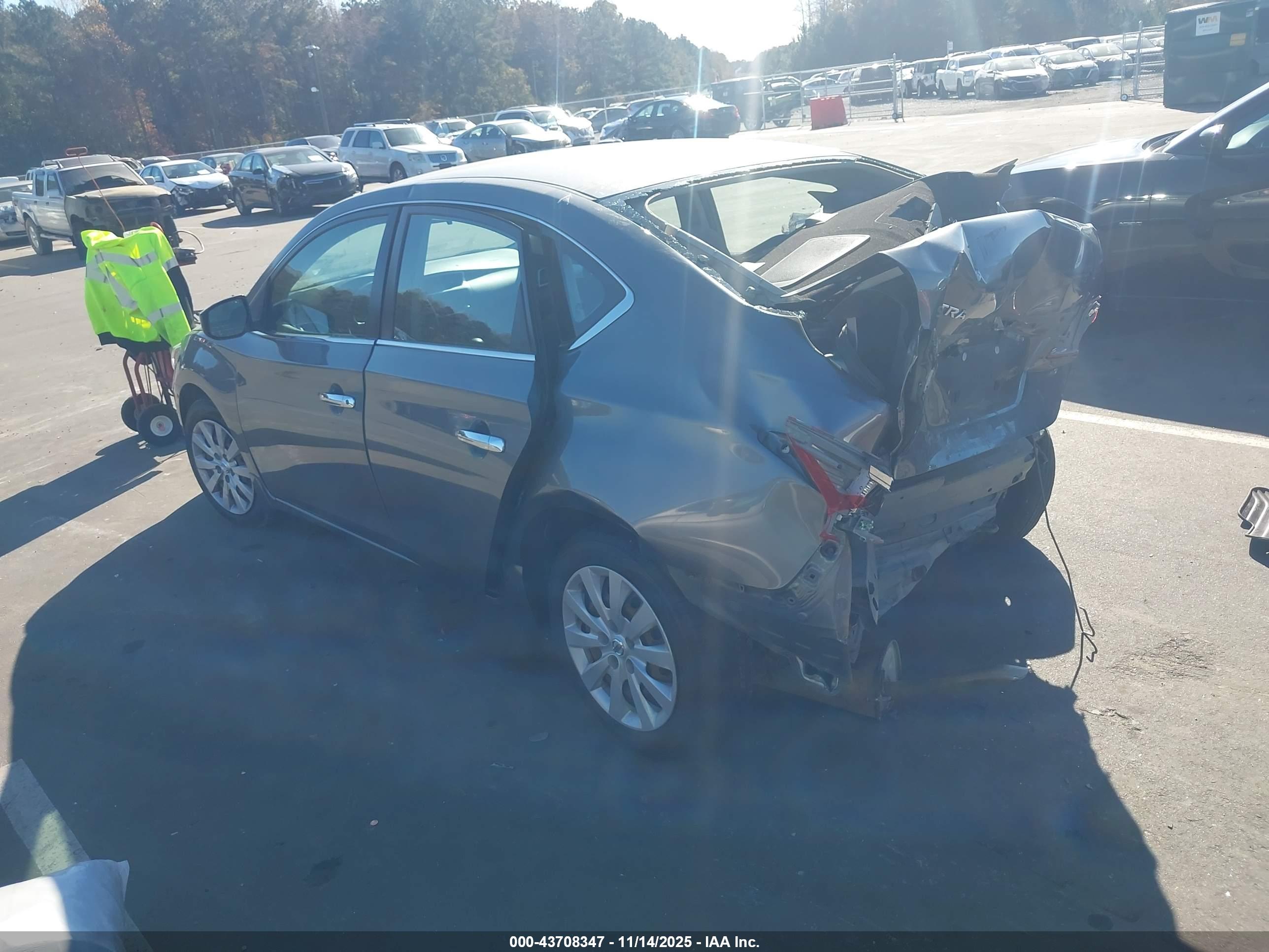 NISSAN SENTRA image 3