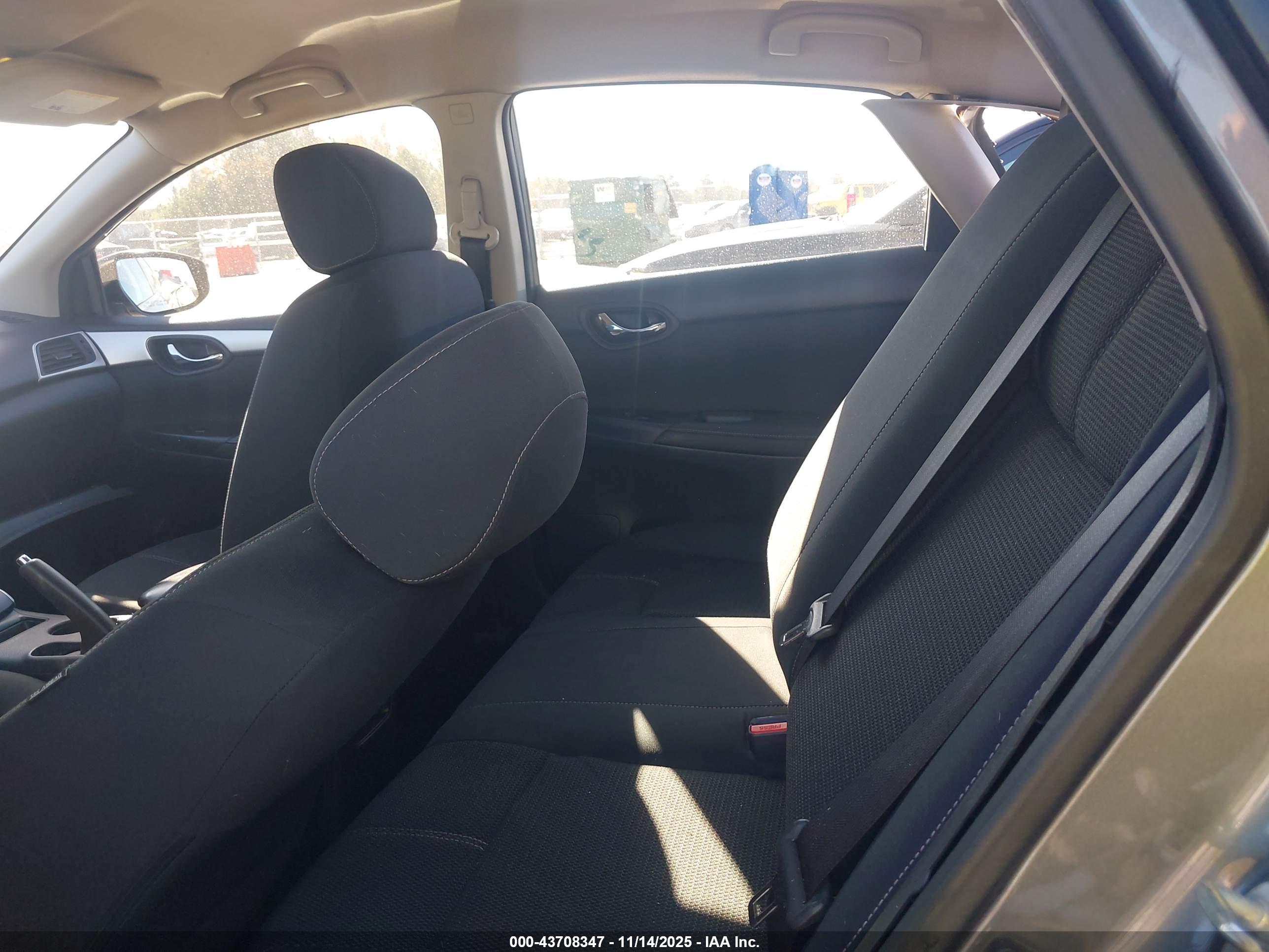 NISSAN SENTRA image 8