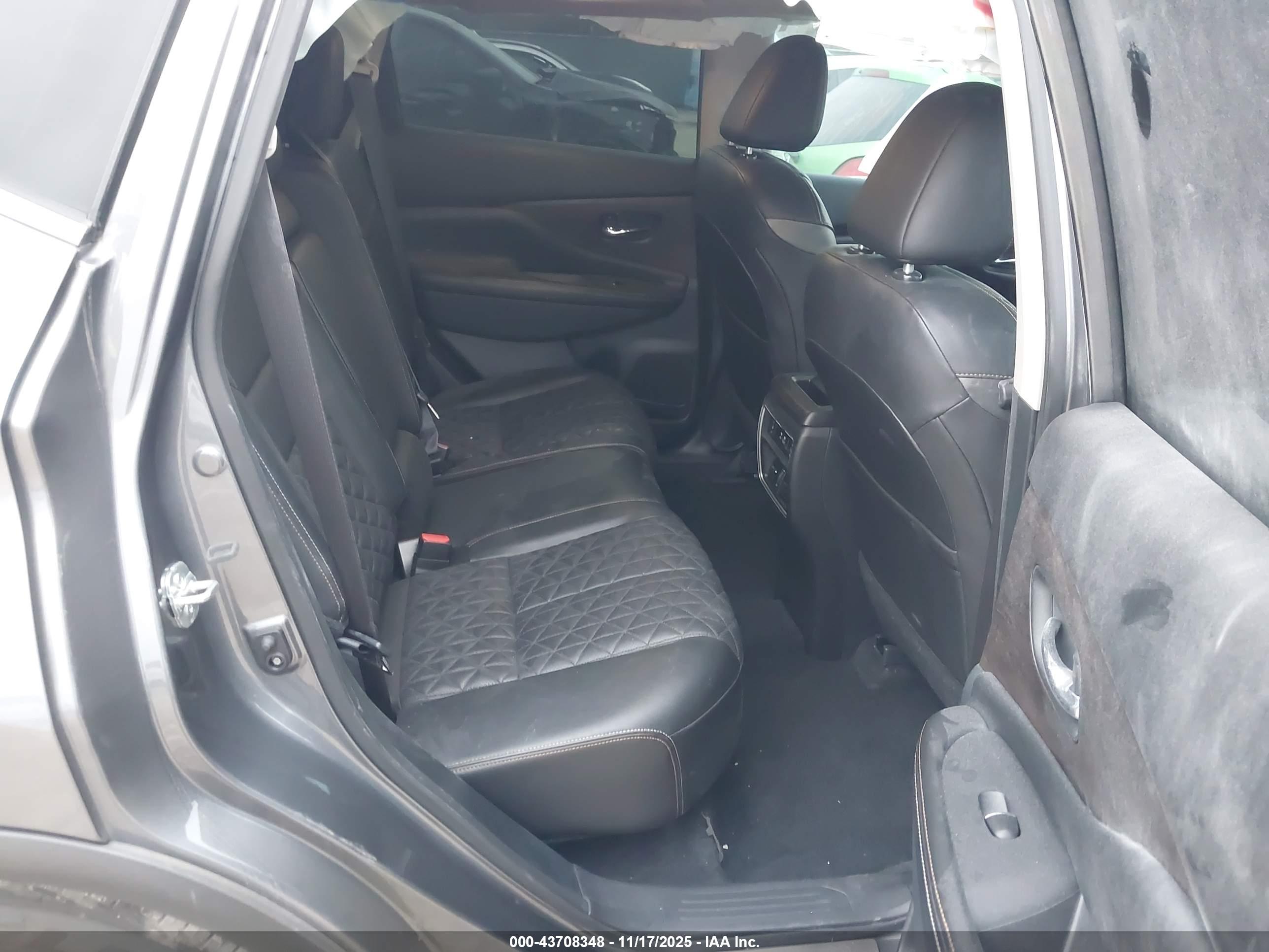 NISSAN MURANO image 8