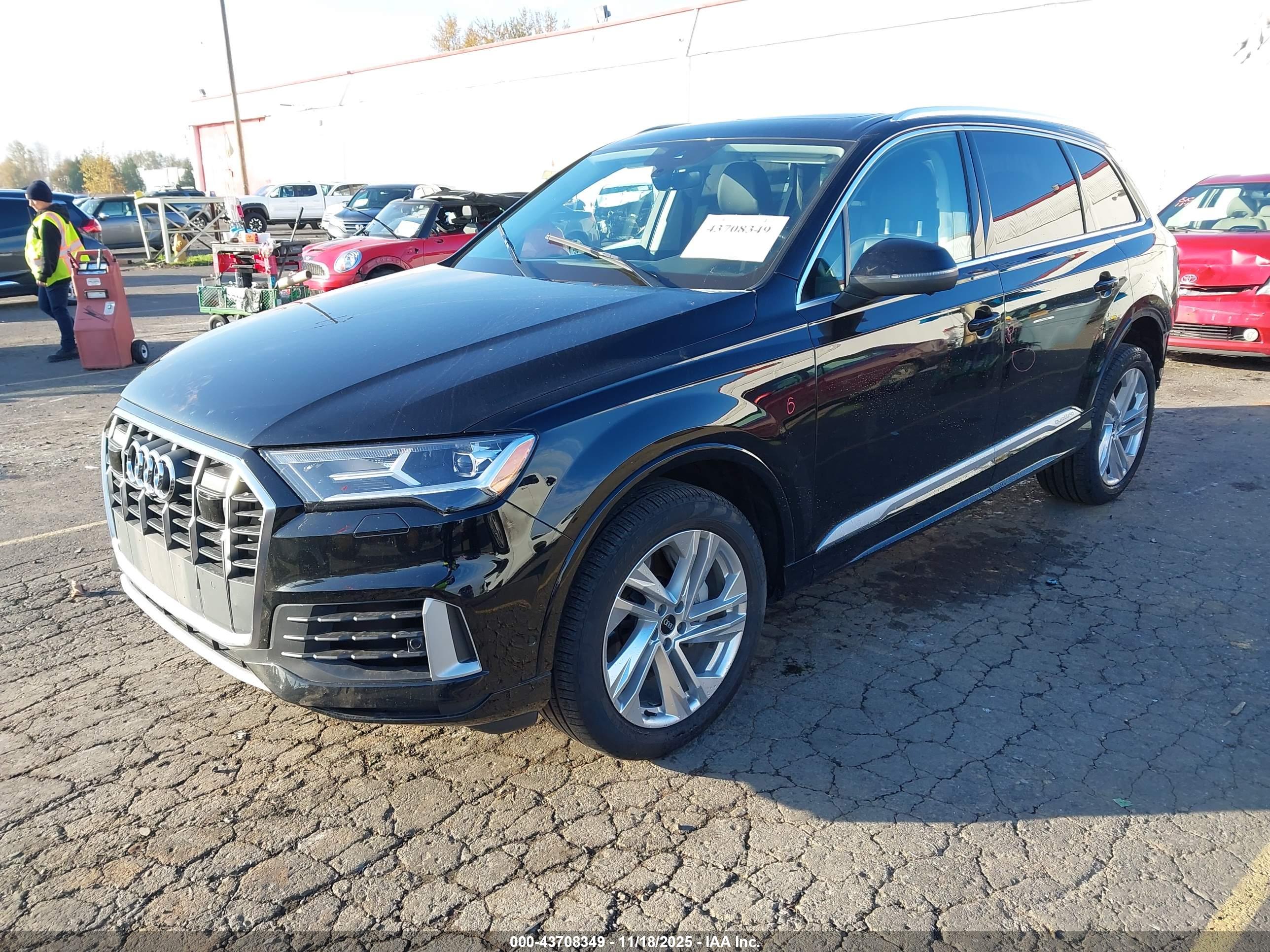 AUDI Q7 image 2
