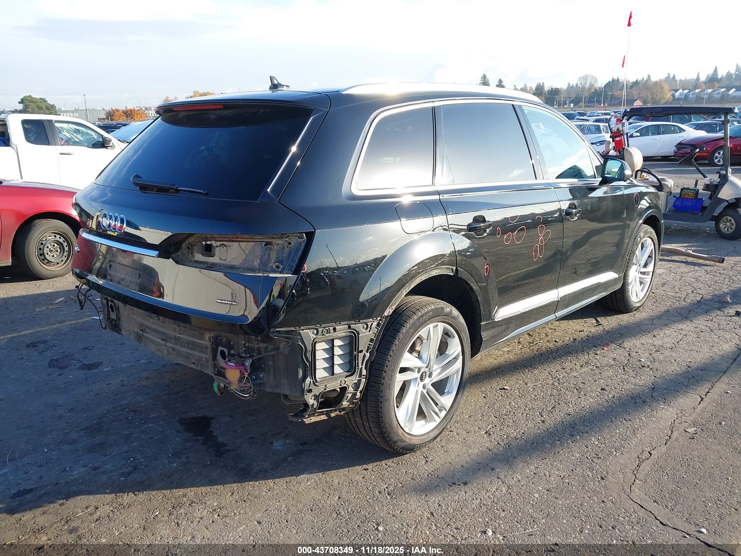 AUDI Q7 image 4