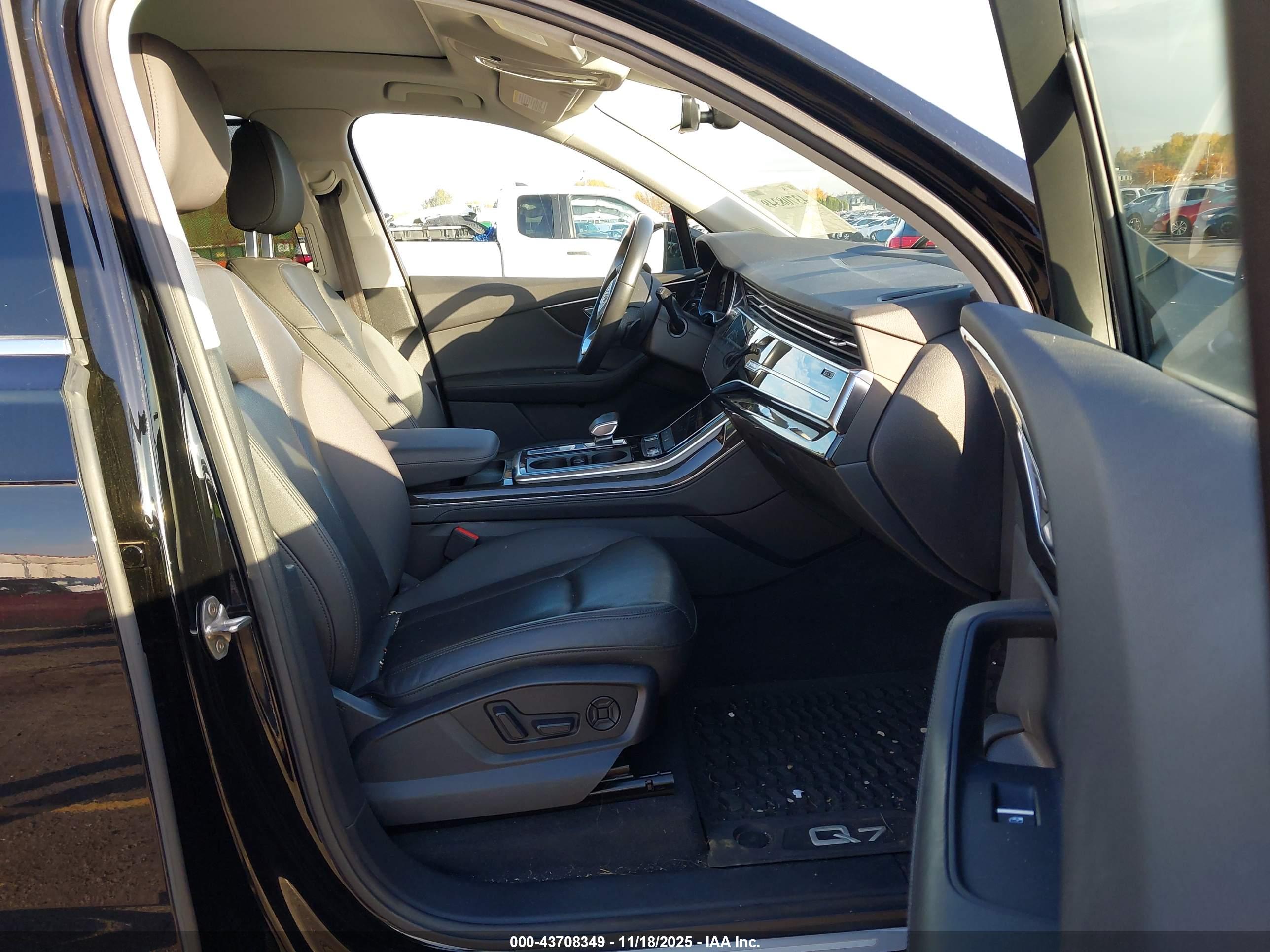 AUDI Q7 image 5