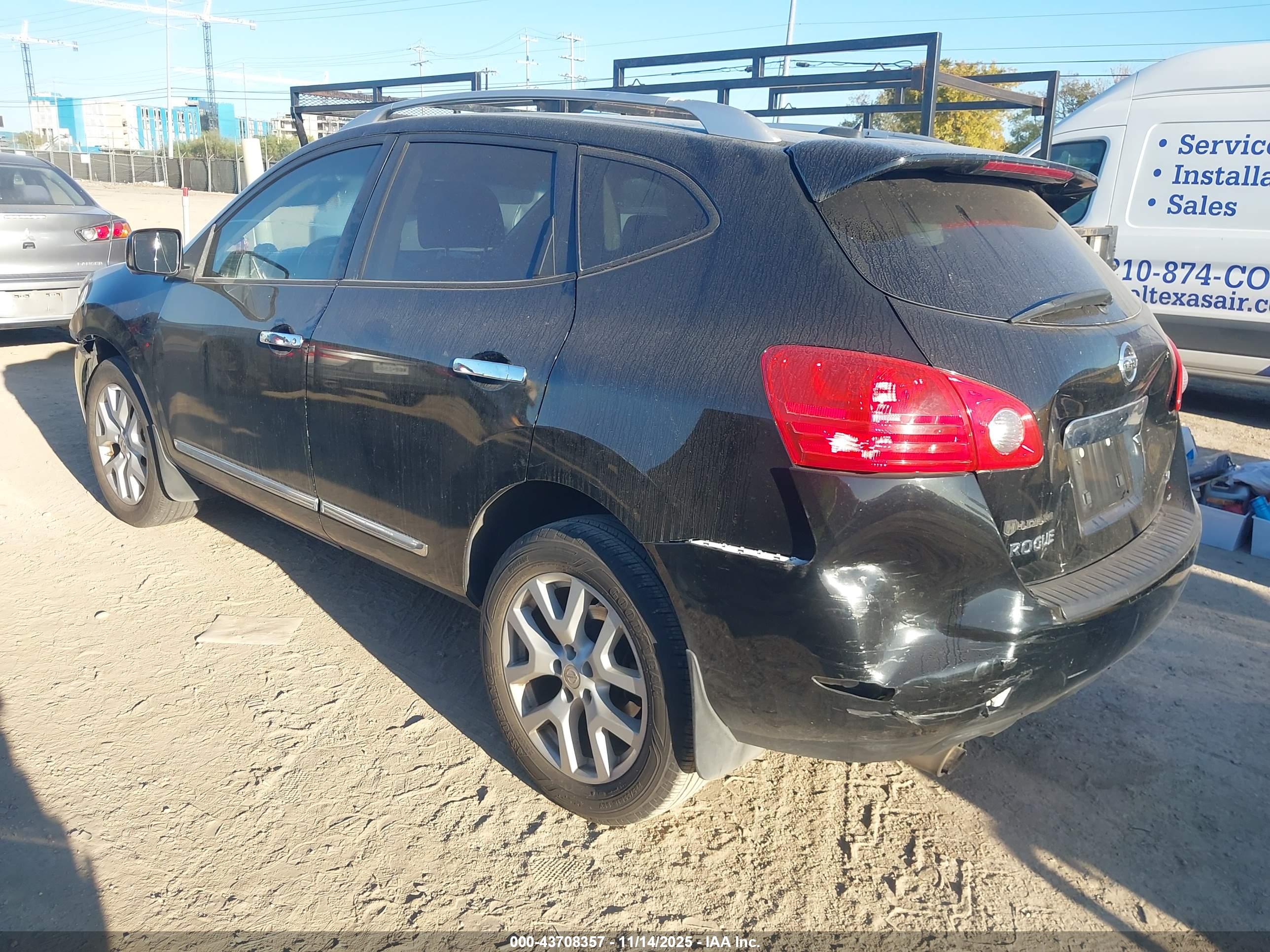 NISSAN ROGUE image 3