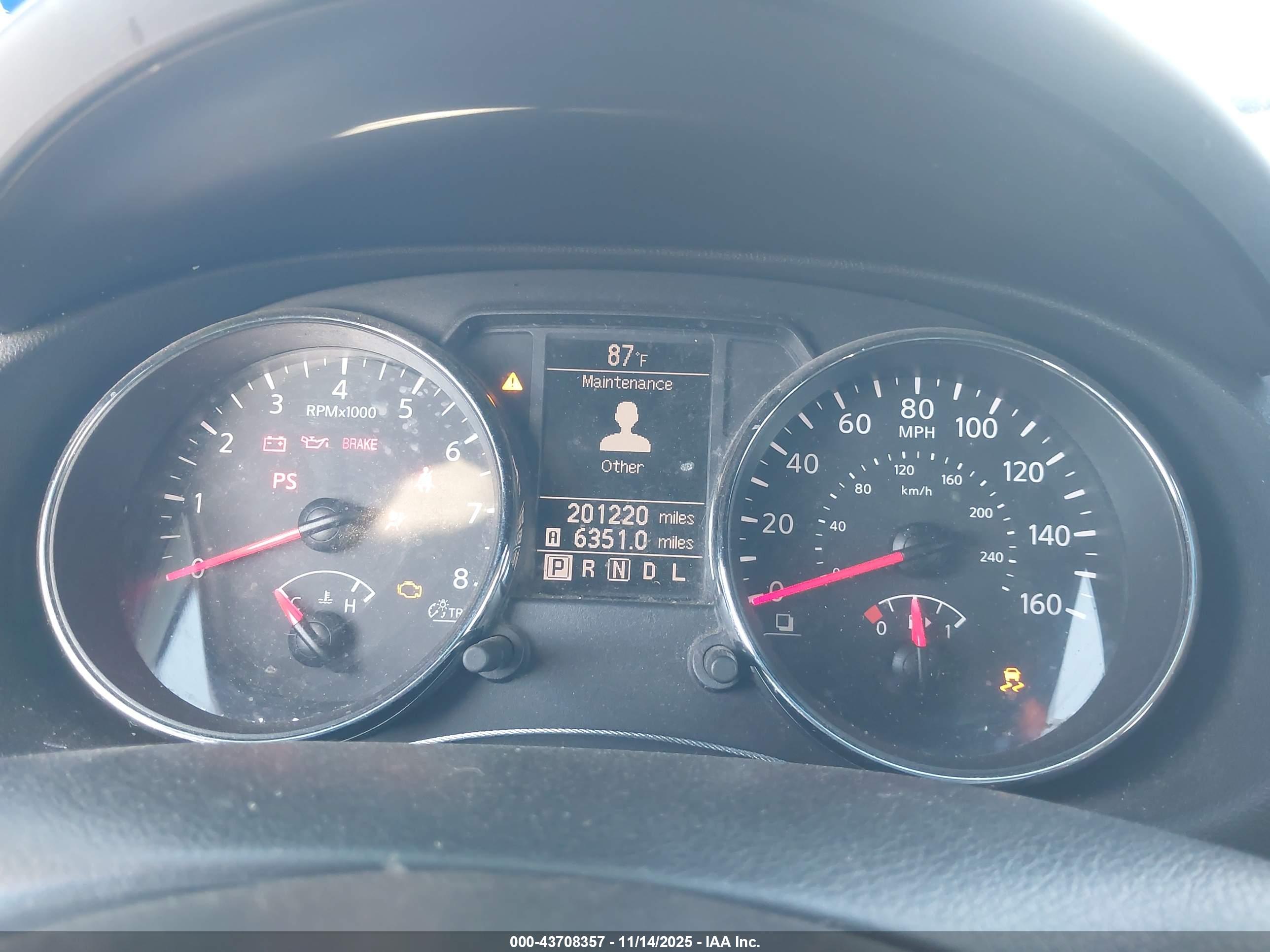 NISSAN ROGUE image 7