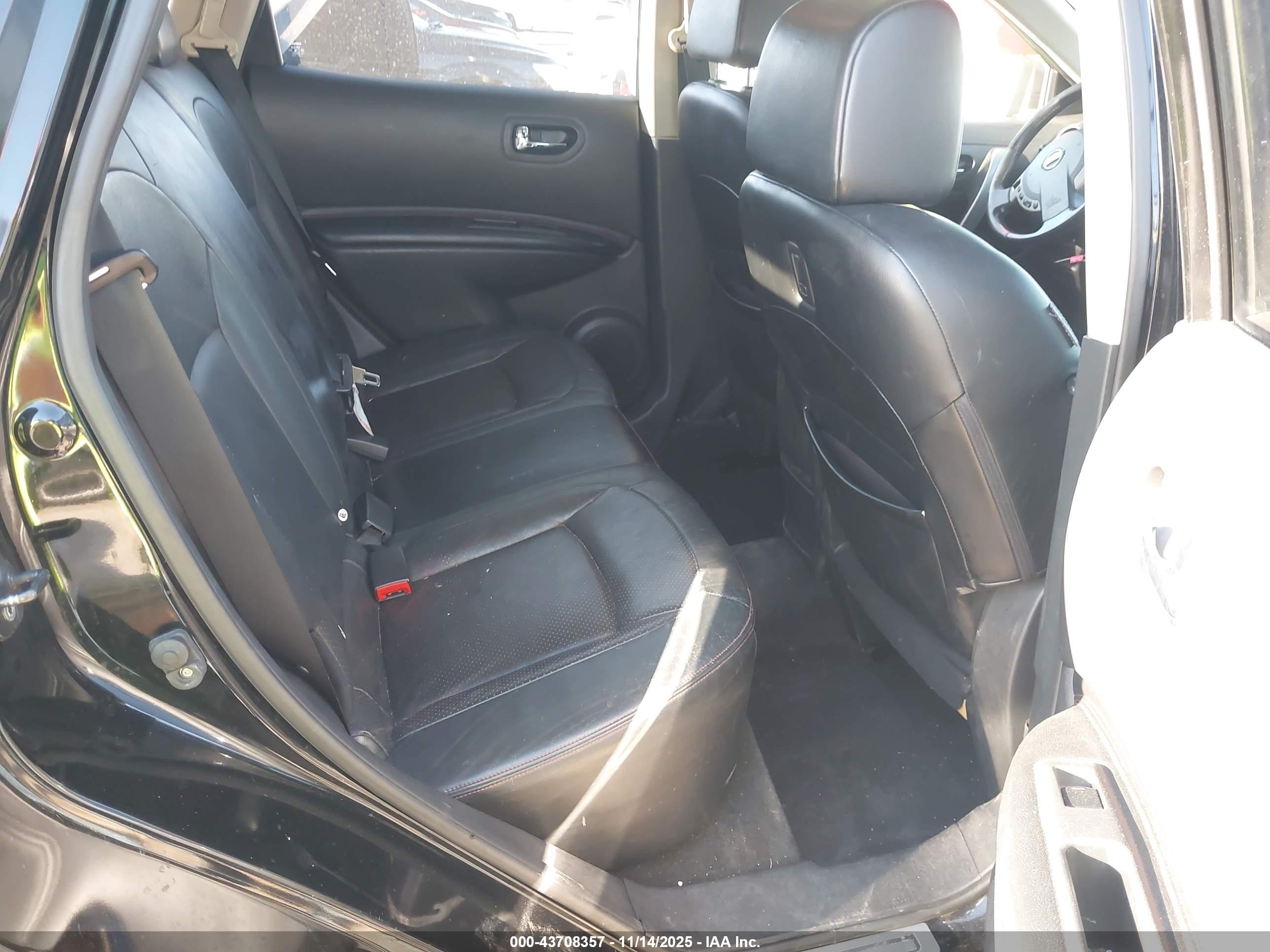 NISSAN ROGUE image 8