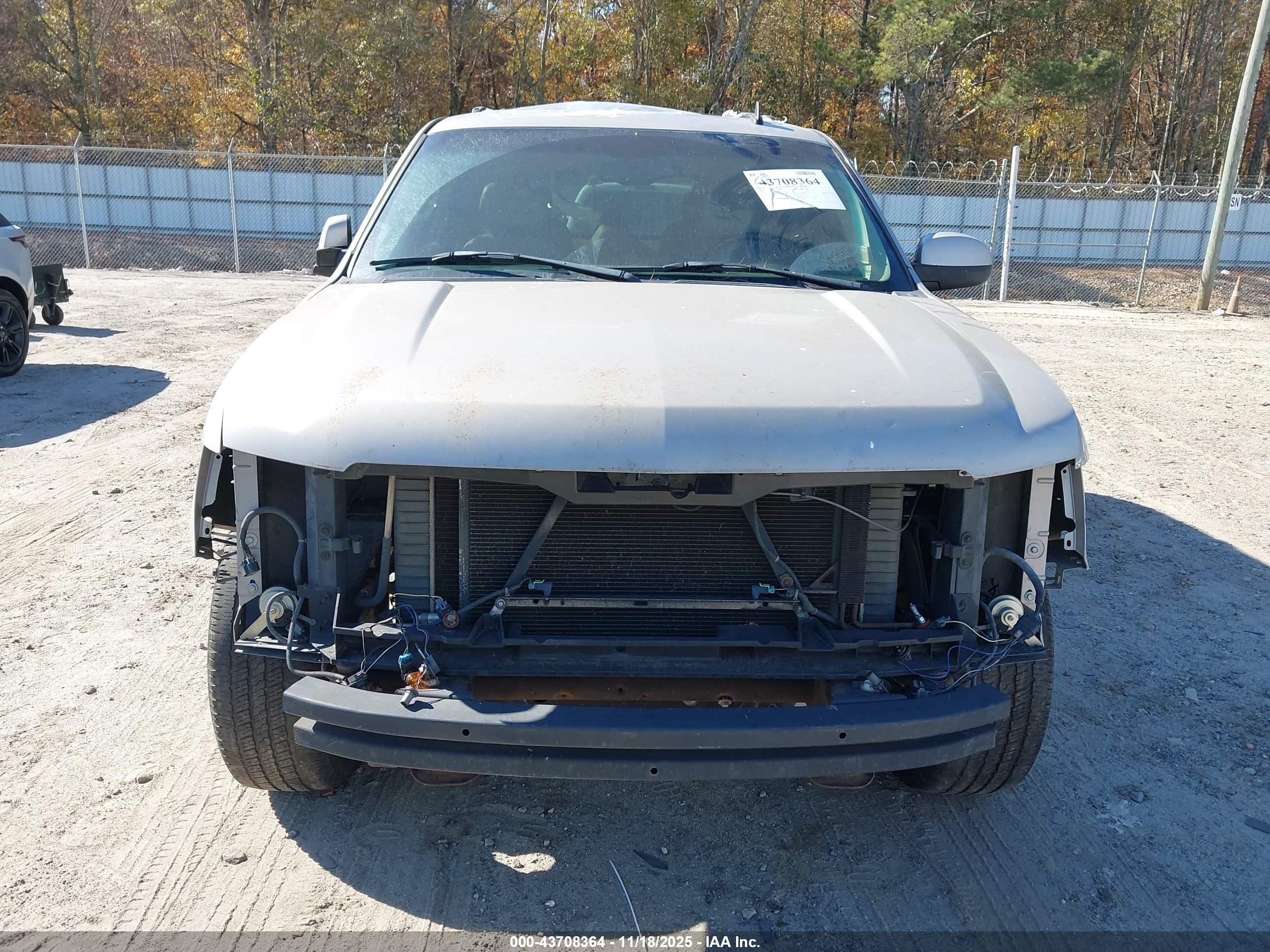 CHEVROLET TAHOE image 6