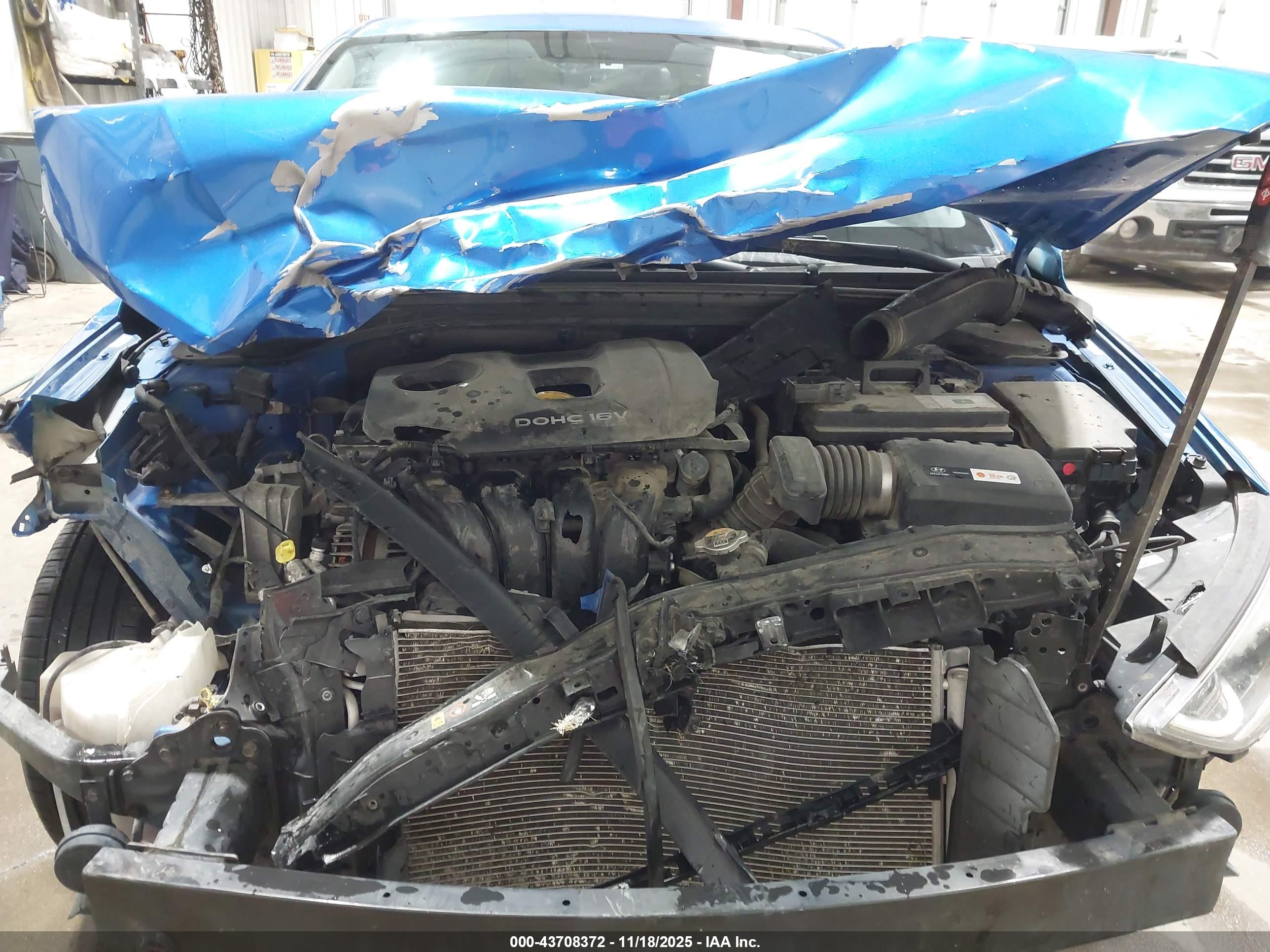 HYUNDAI ELANTRA image 10