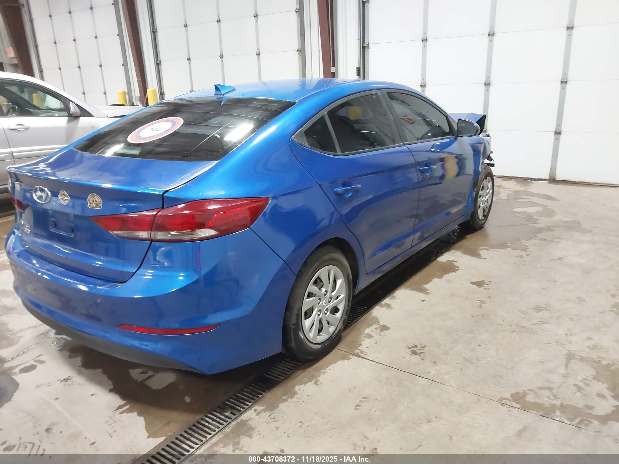 HYUNDAI ELANTRA image 4