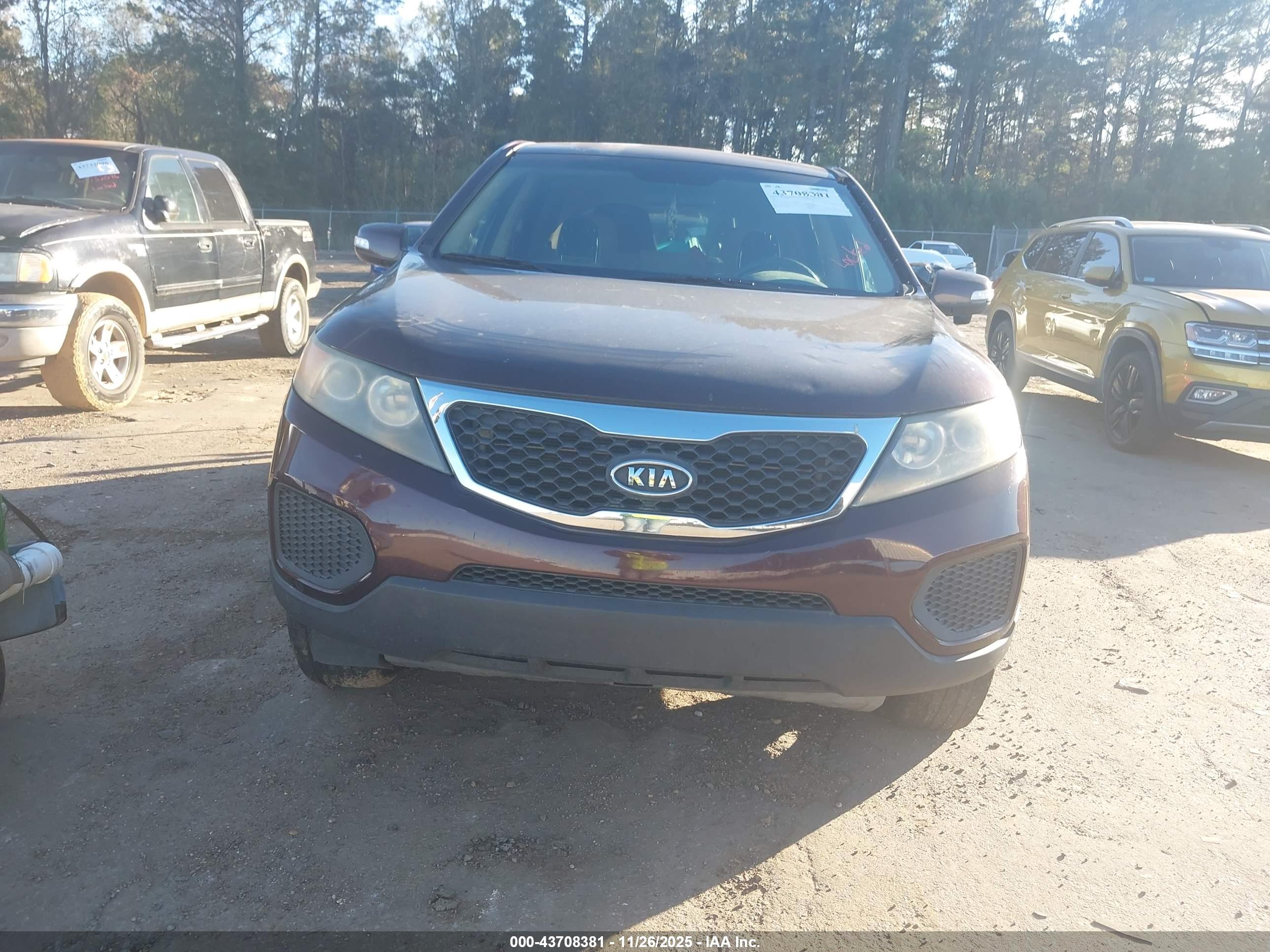 KIA SORENTO image 6