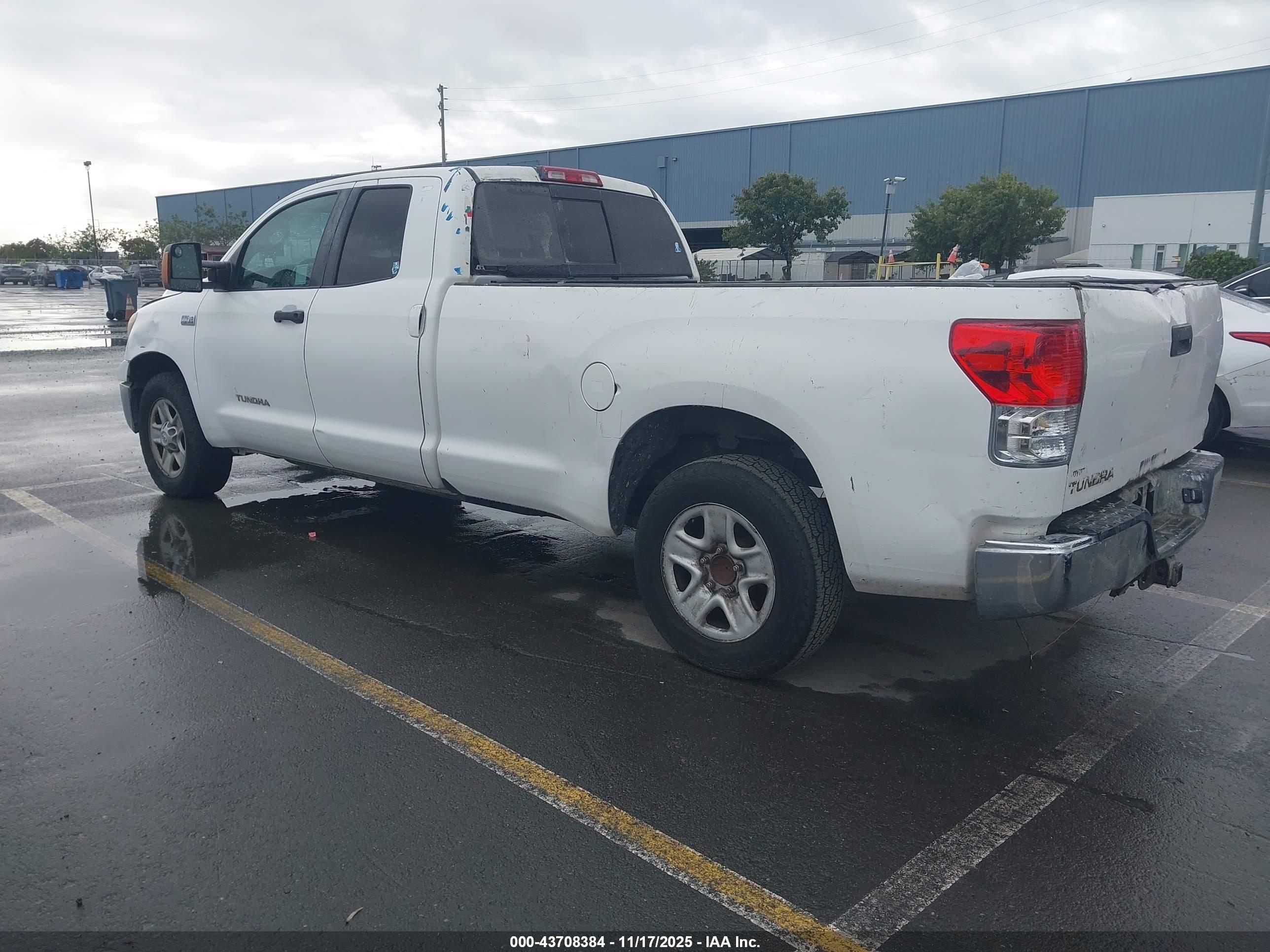 TOYOTA TUNDRA image 3