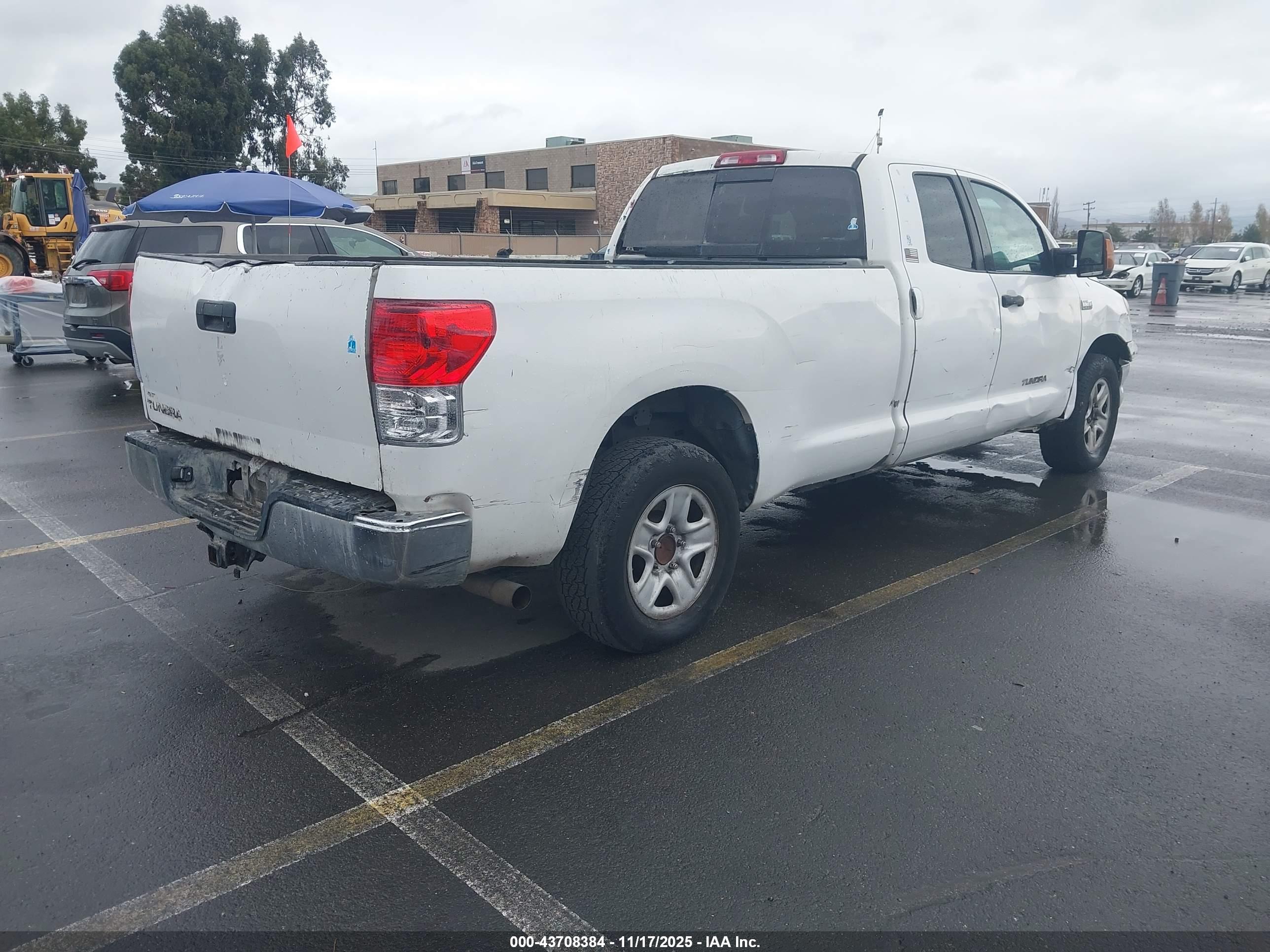 TOYOTA TUNDRA image 4