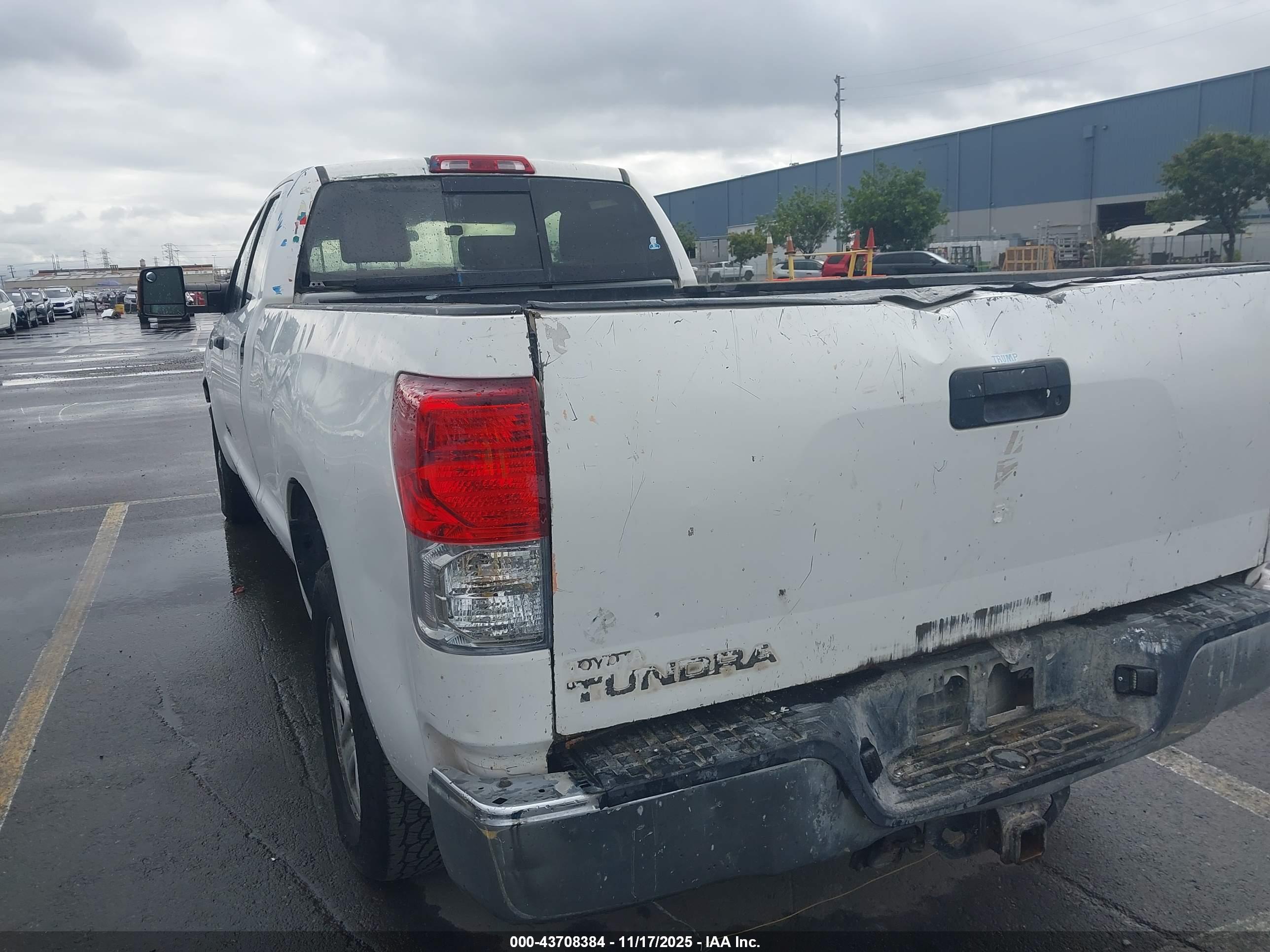 TOYOTA TUNDRA image 6