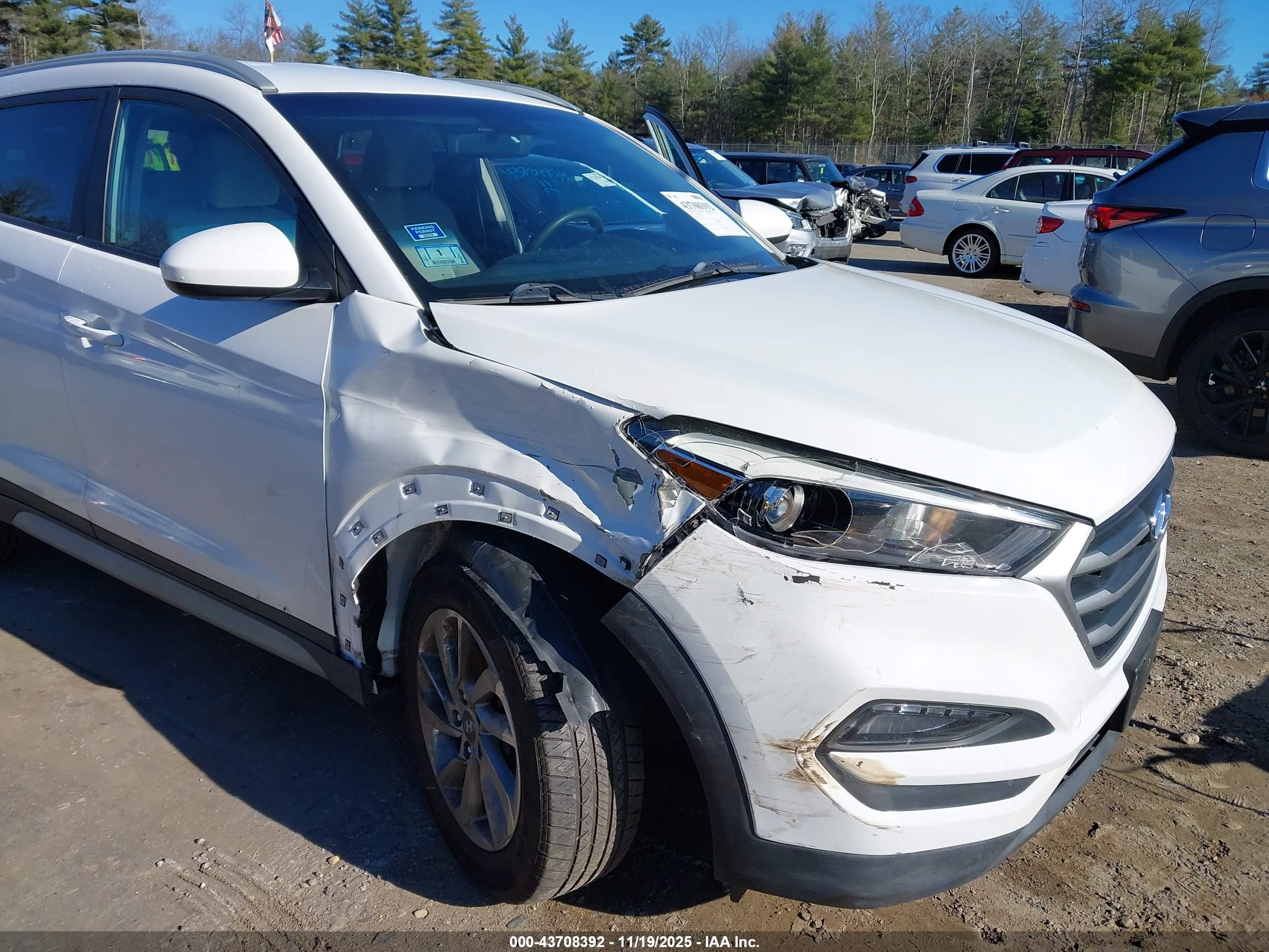 HYUNDAI TUCSON image 6
