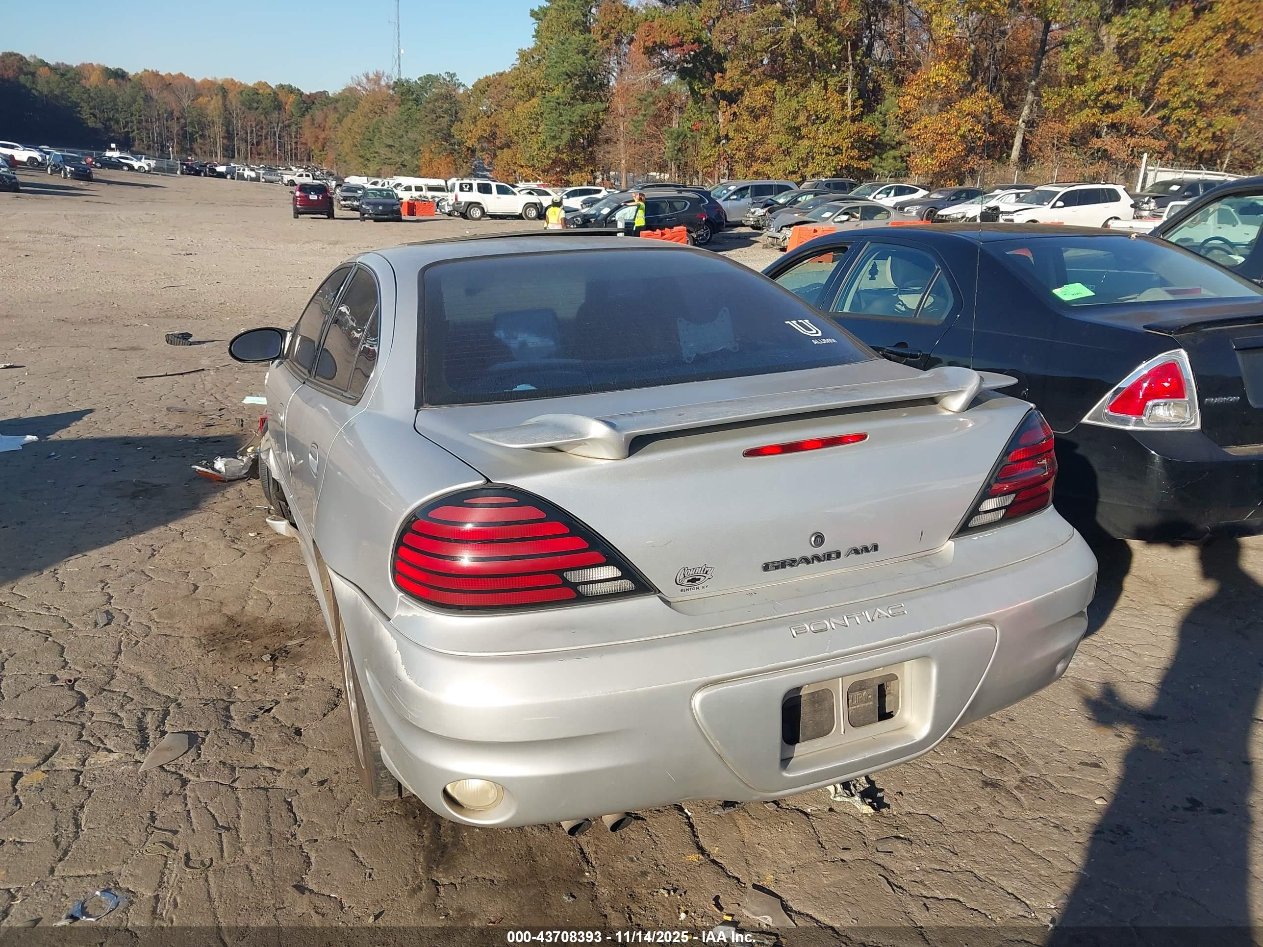 PONTIAC GRAND image 3