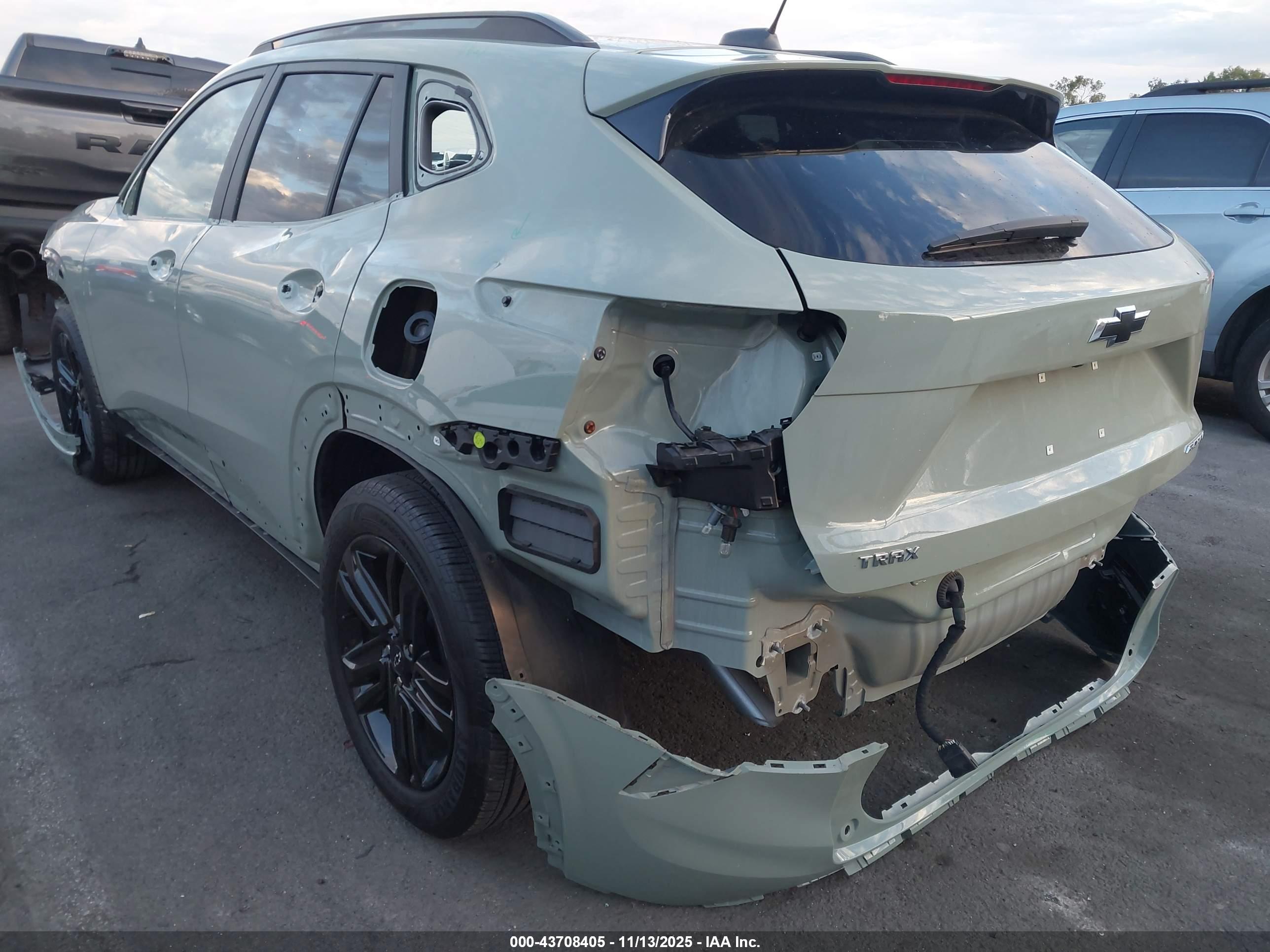 CHEVROLET TRAX image 3